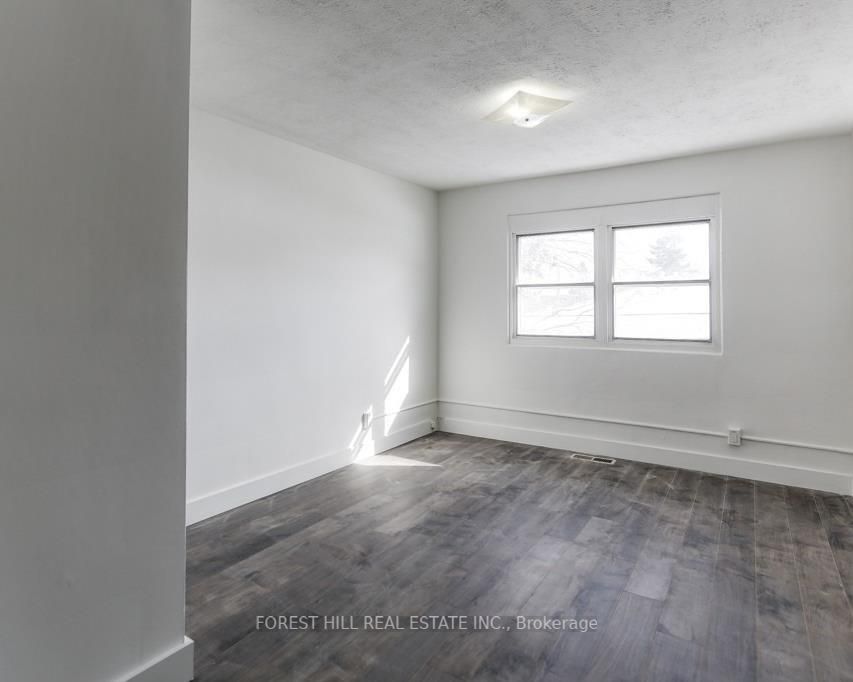 49 Lindsay Ave, #Upper