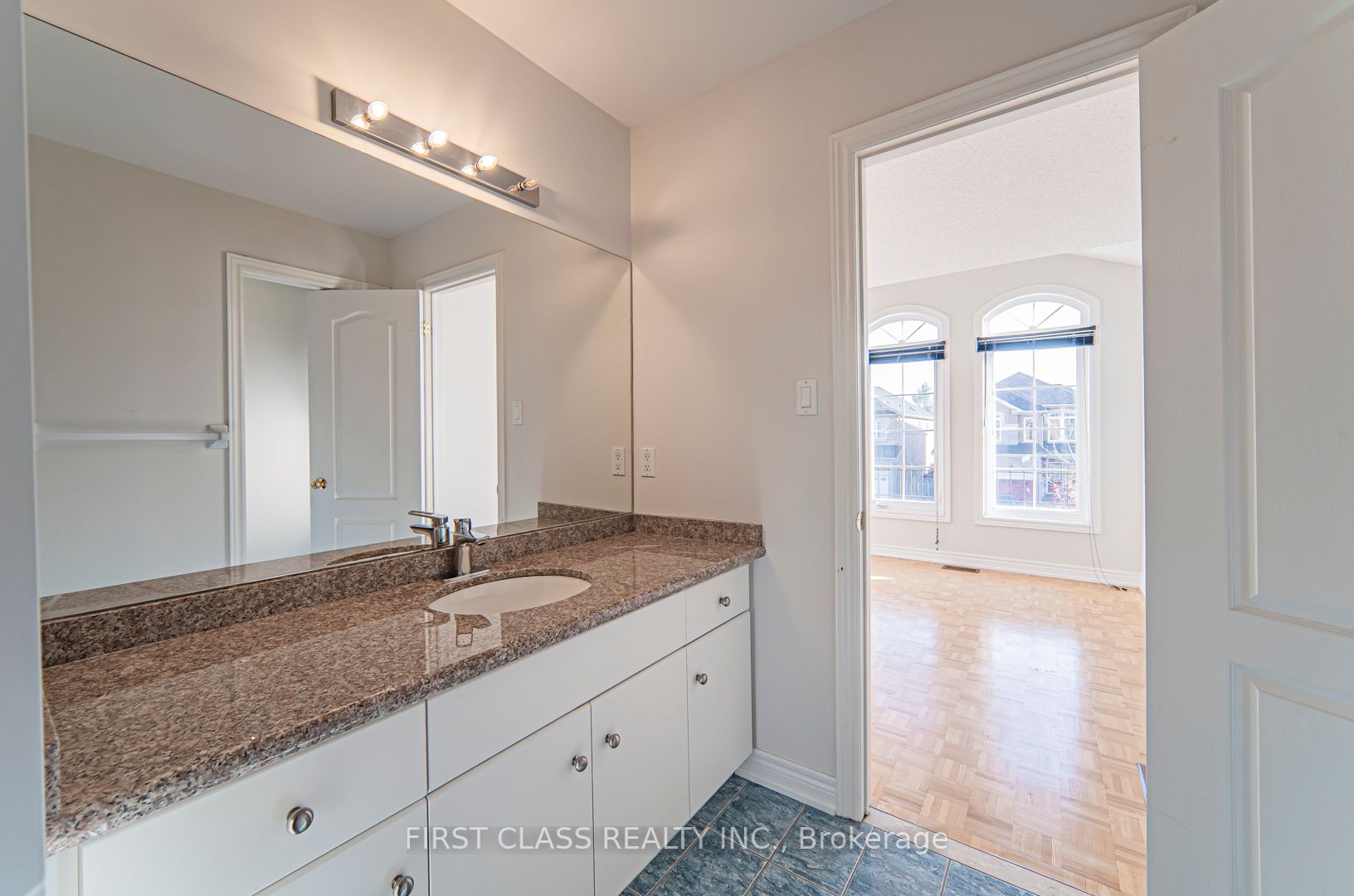 10 Megarry Crt