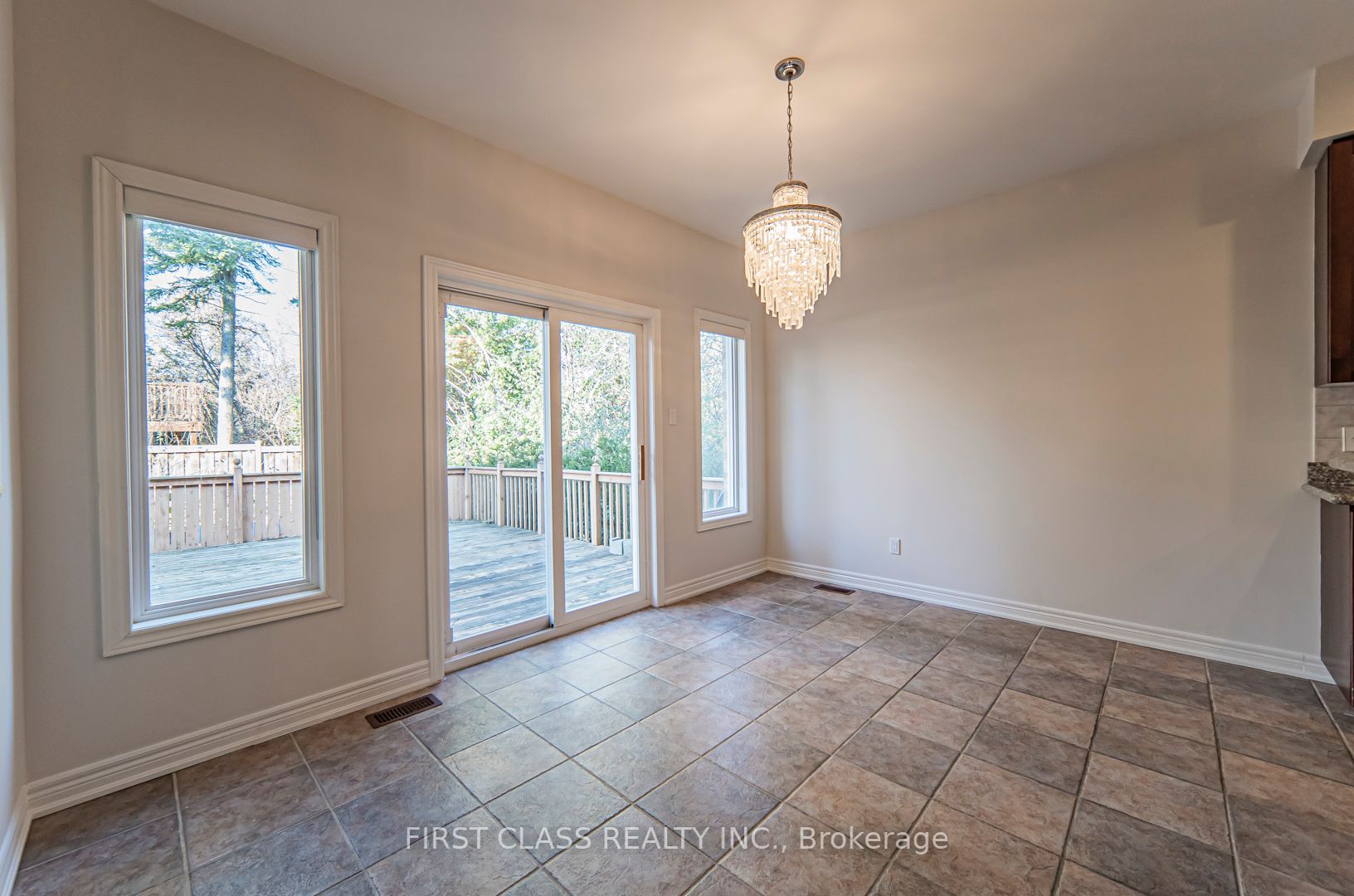 10 Megarry Crt