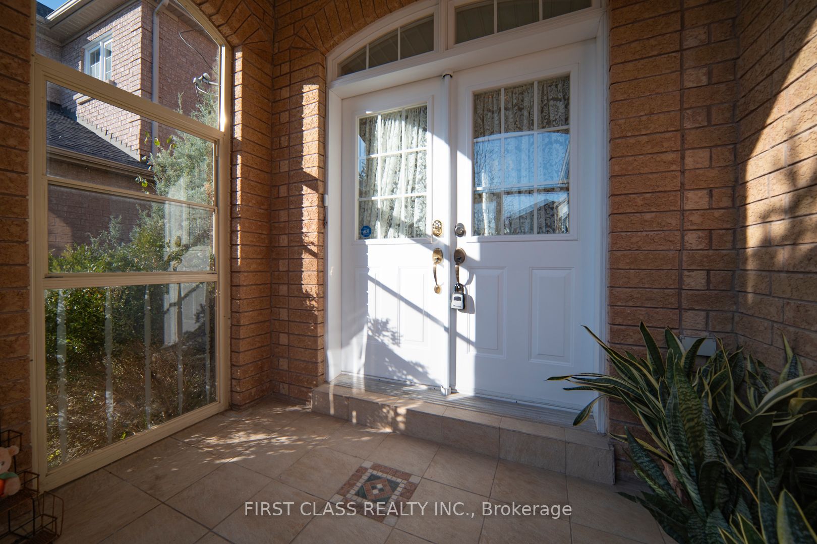 10 Megarry Crt