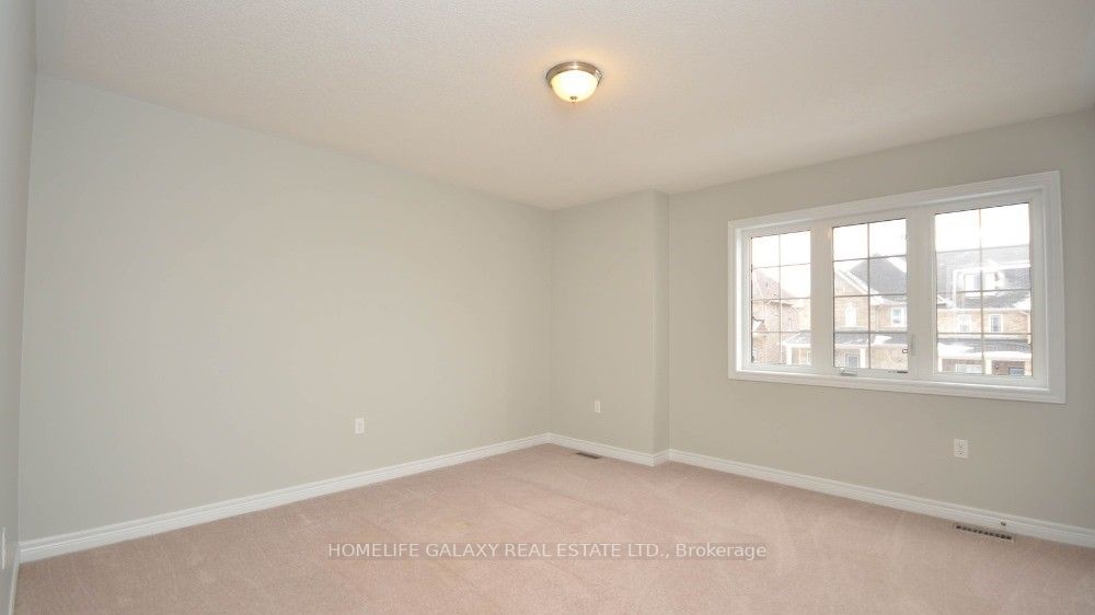 25 Grey Wing Ave