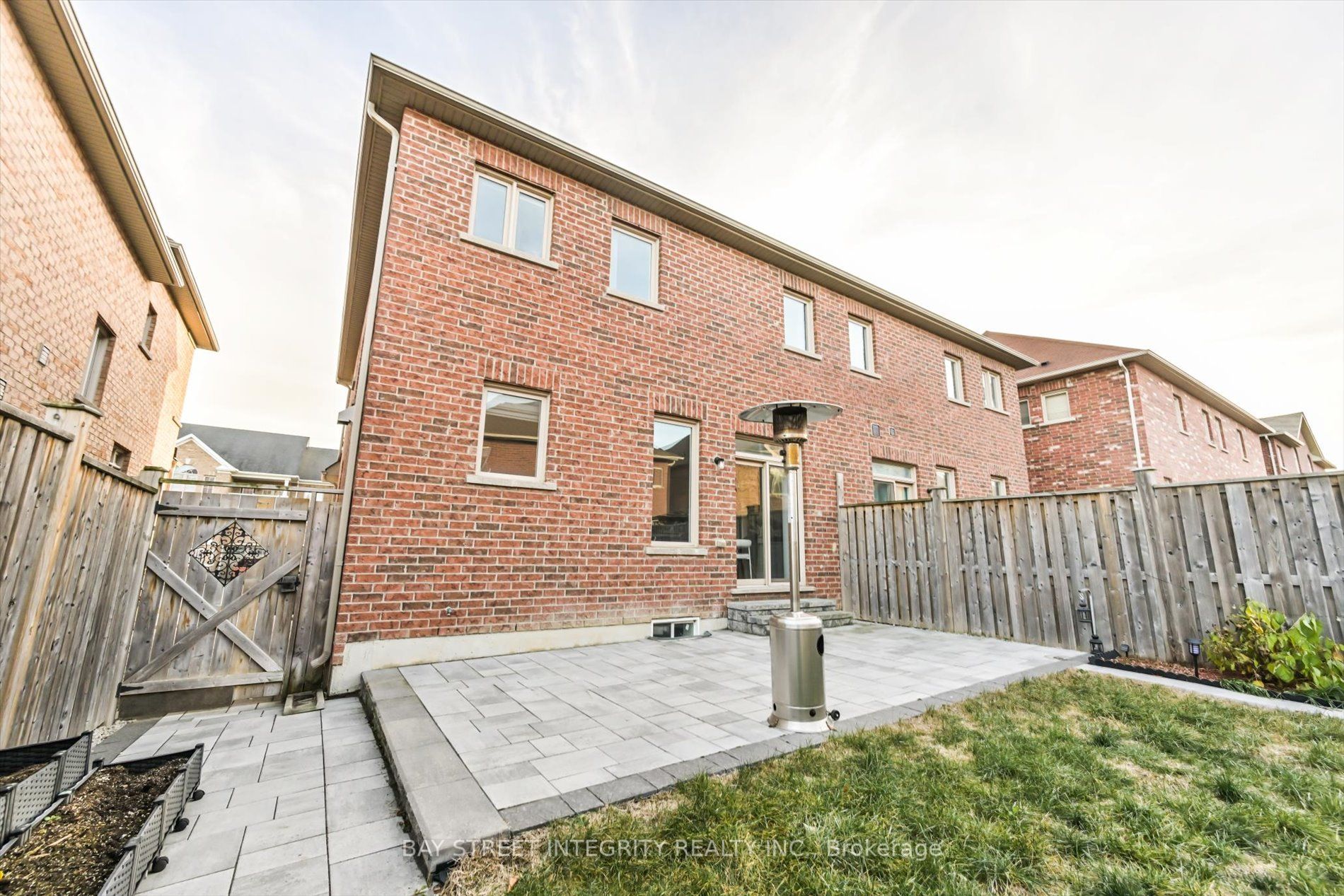 100 Carolina Rose Crescent