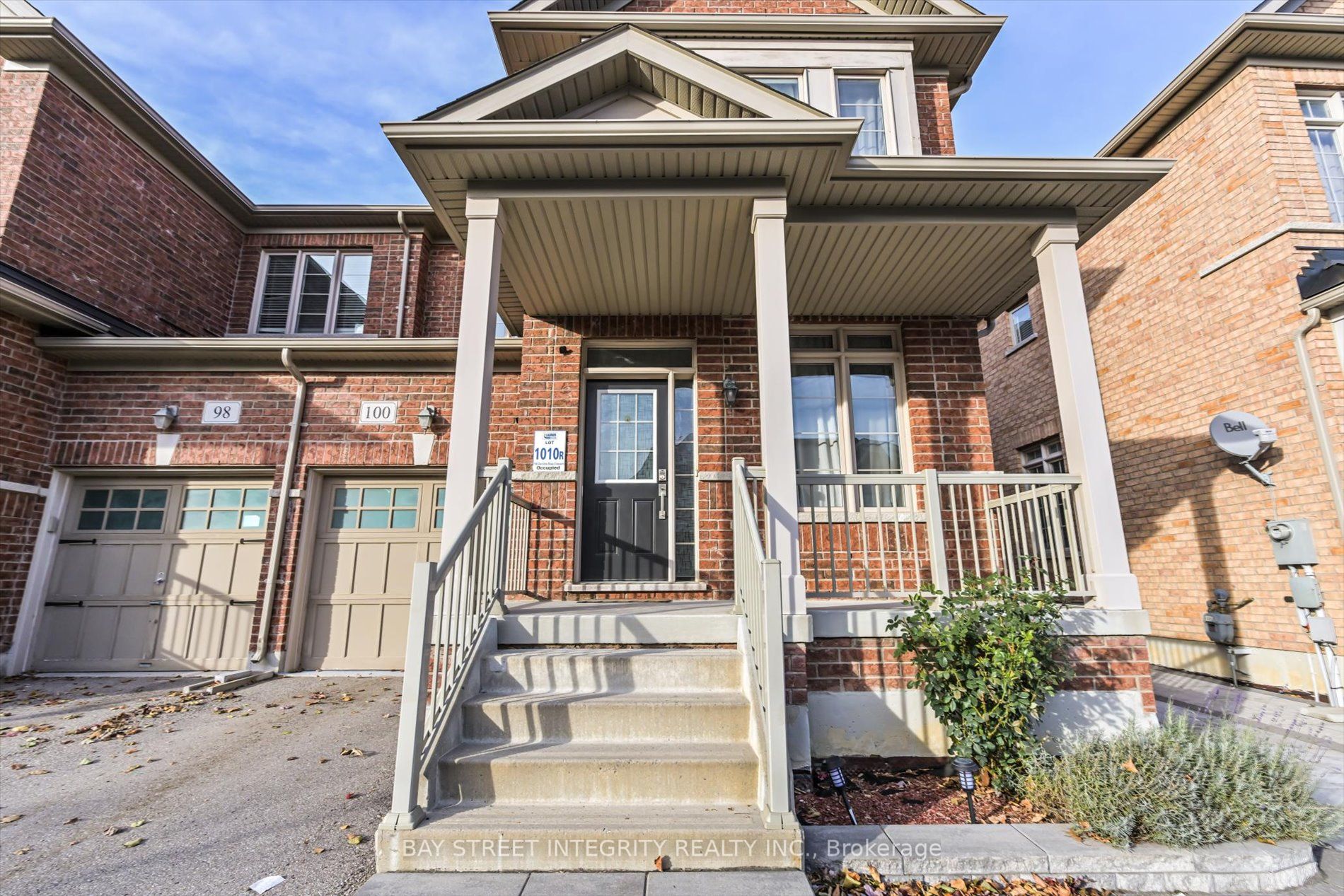 100 Carolina Rose Cres