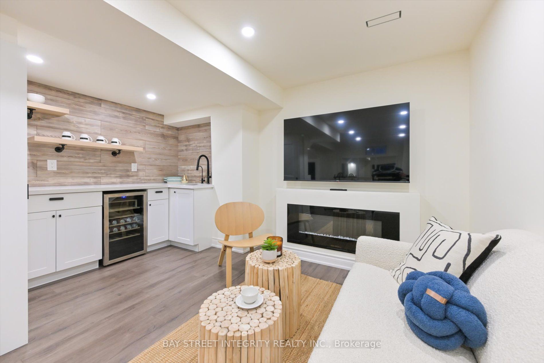 100 Carolina Rose Crescent