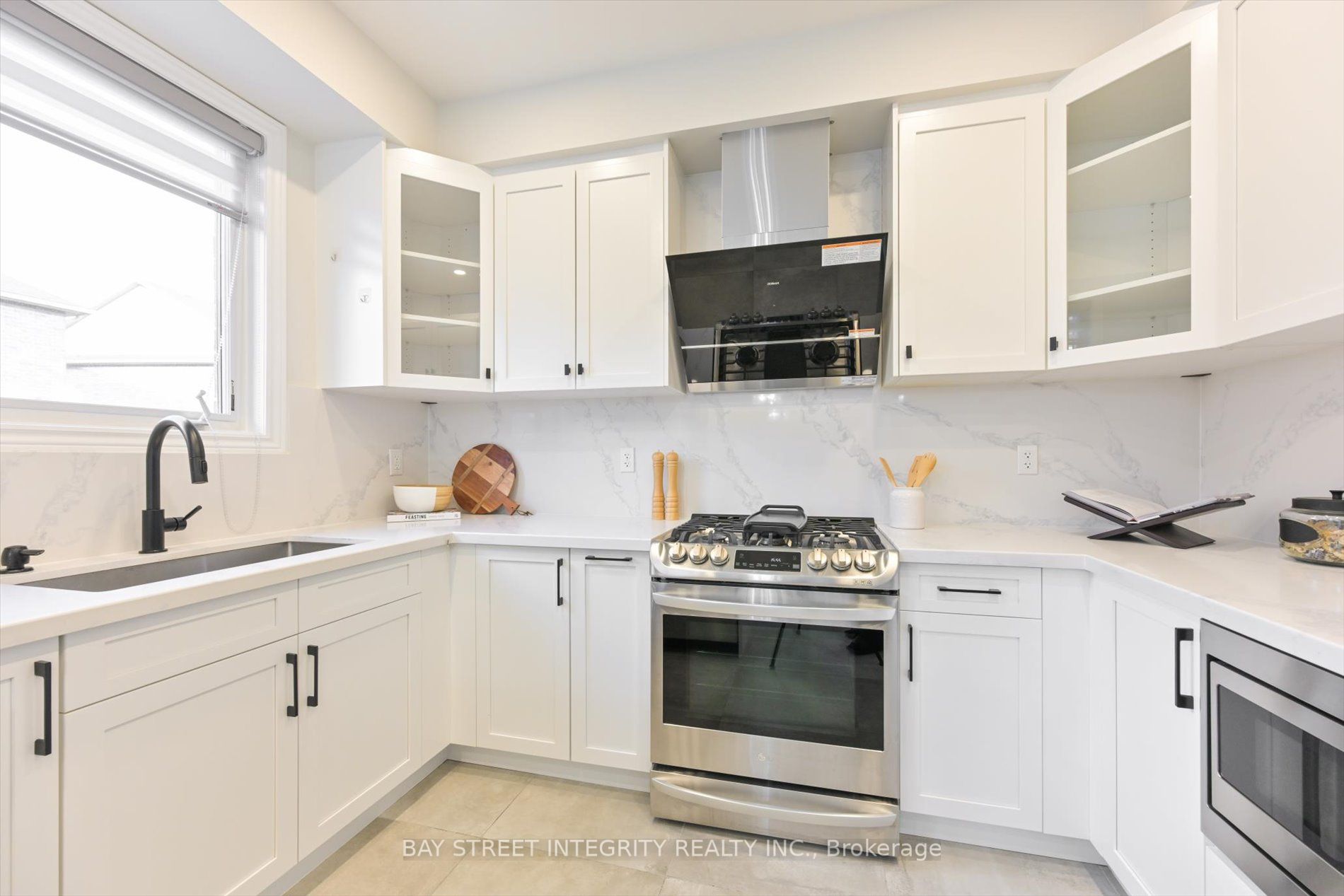 100 Carolina Rose Crescent
