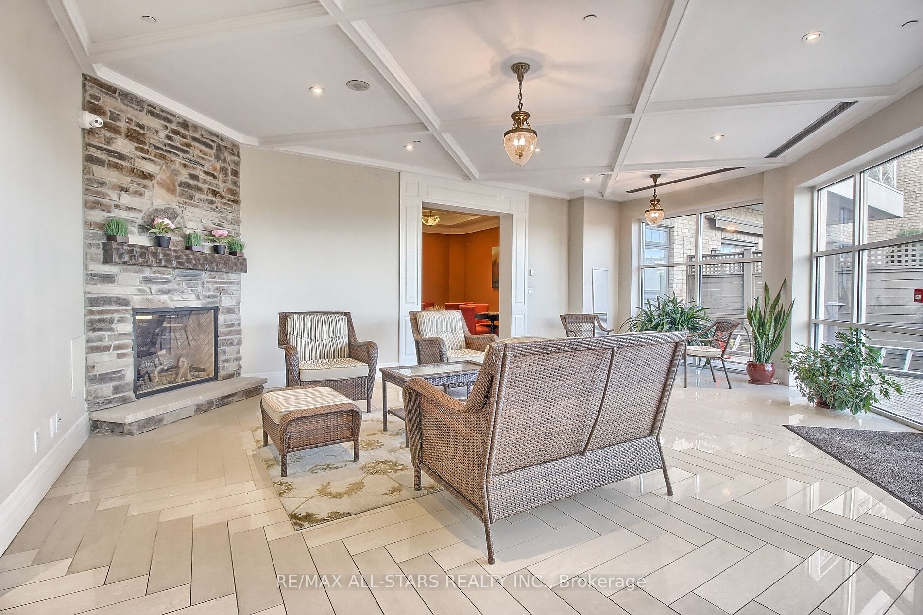 80 Burns Blvd, #208