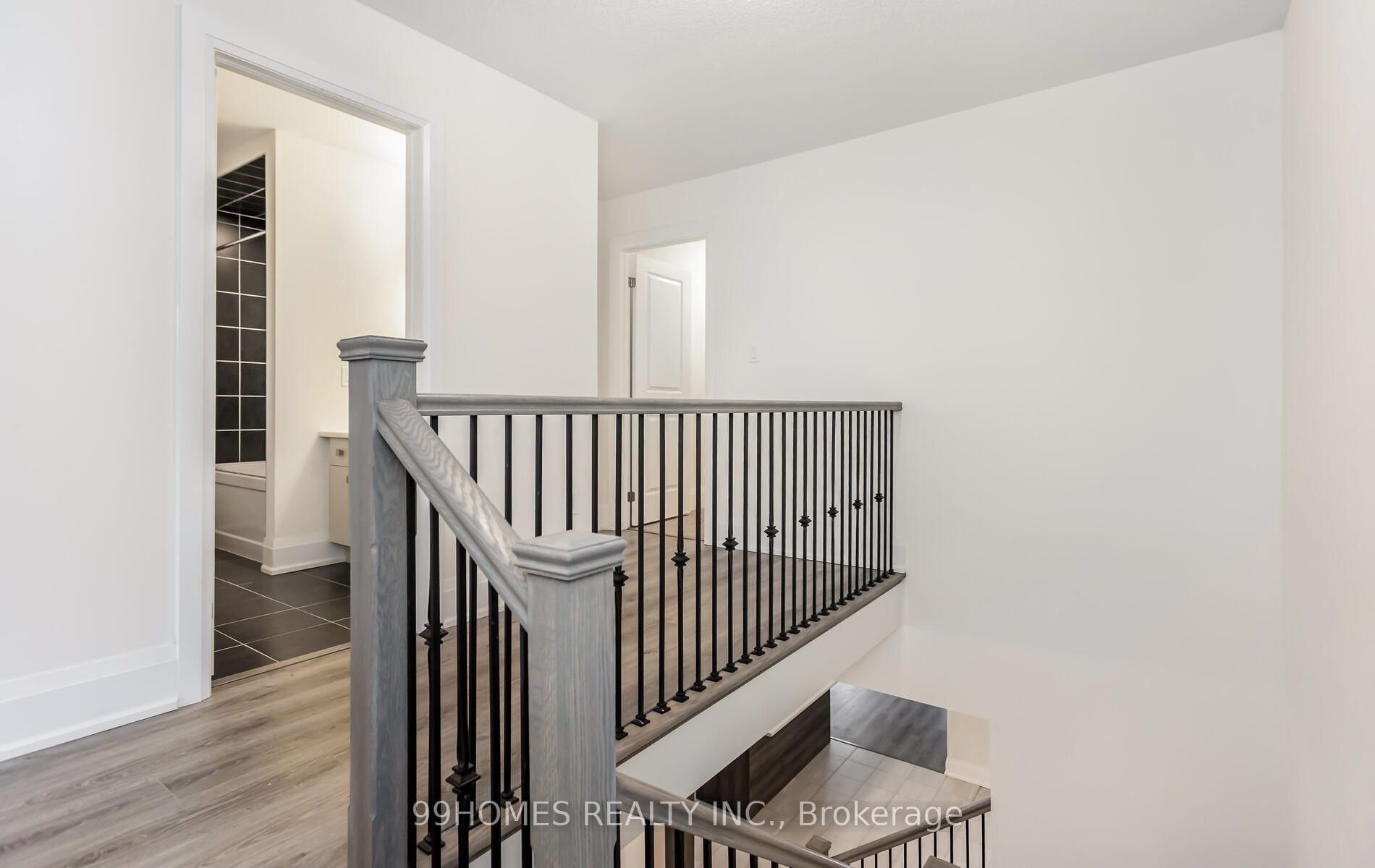 94 Ferragine Cres
