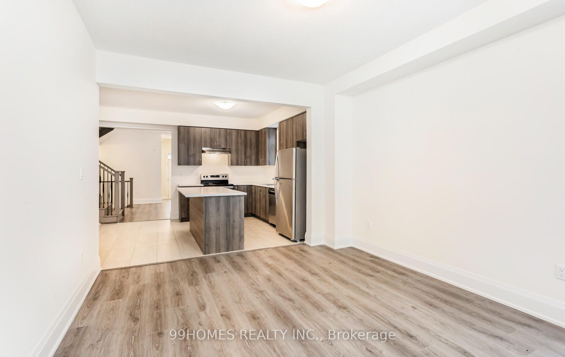 94 Ferragine Cres