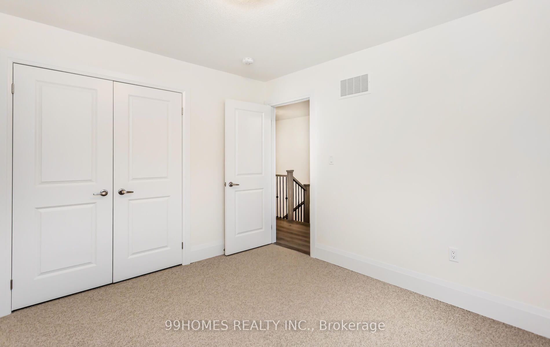 94 Ferragine Cres