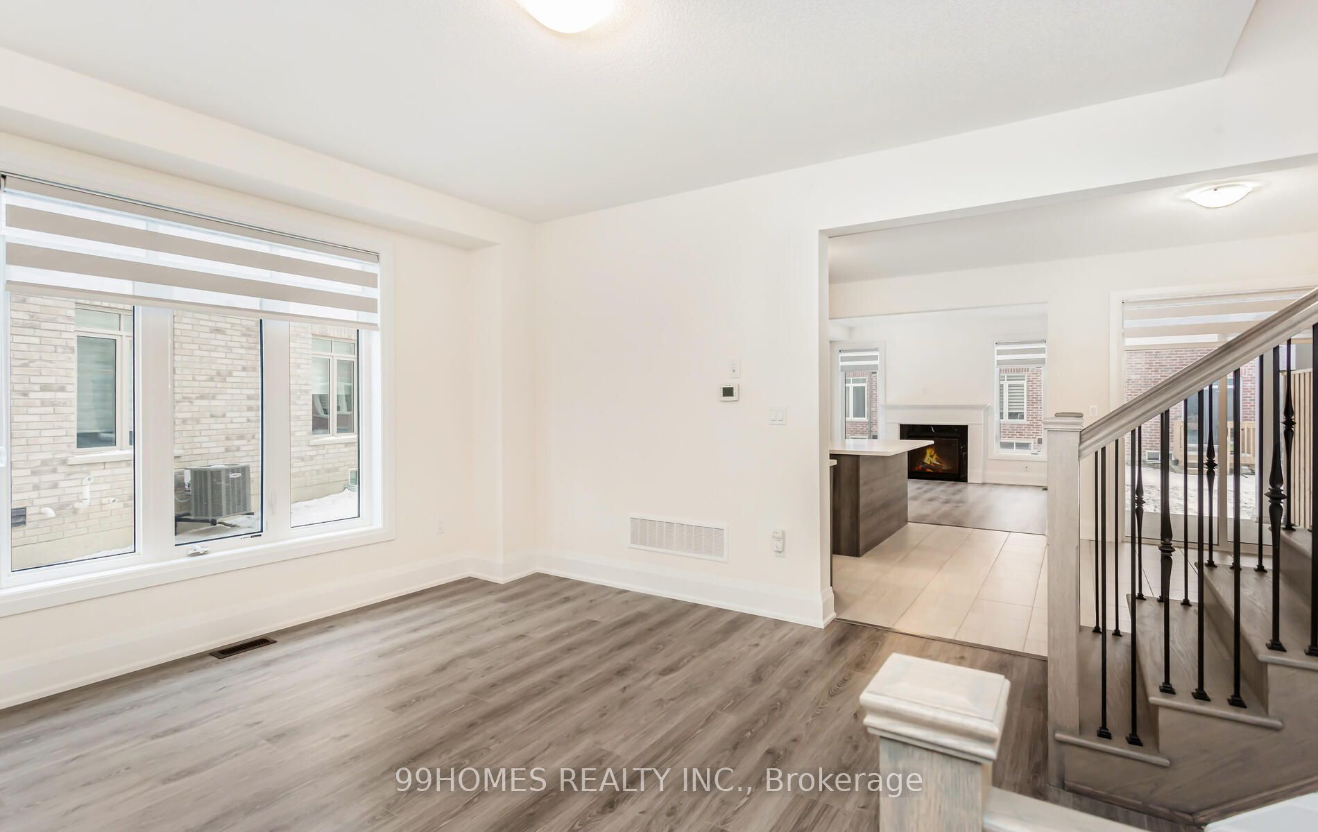 94 Ferragine Cres