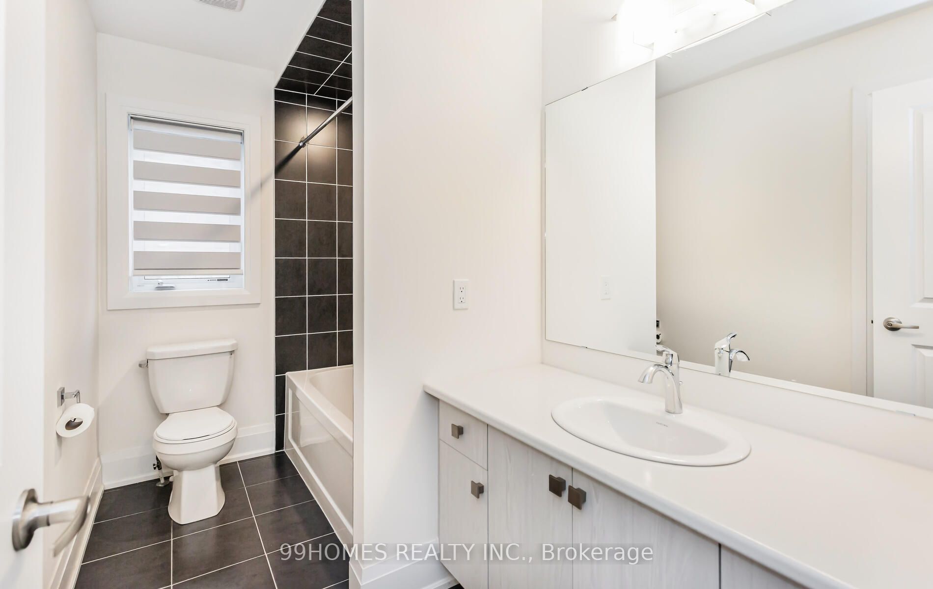 94 Ferragine Cres