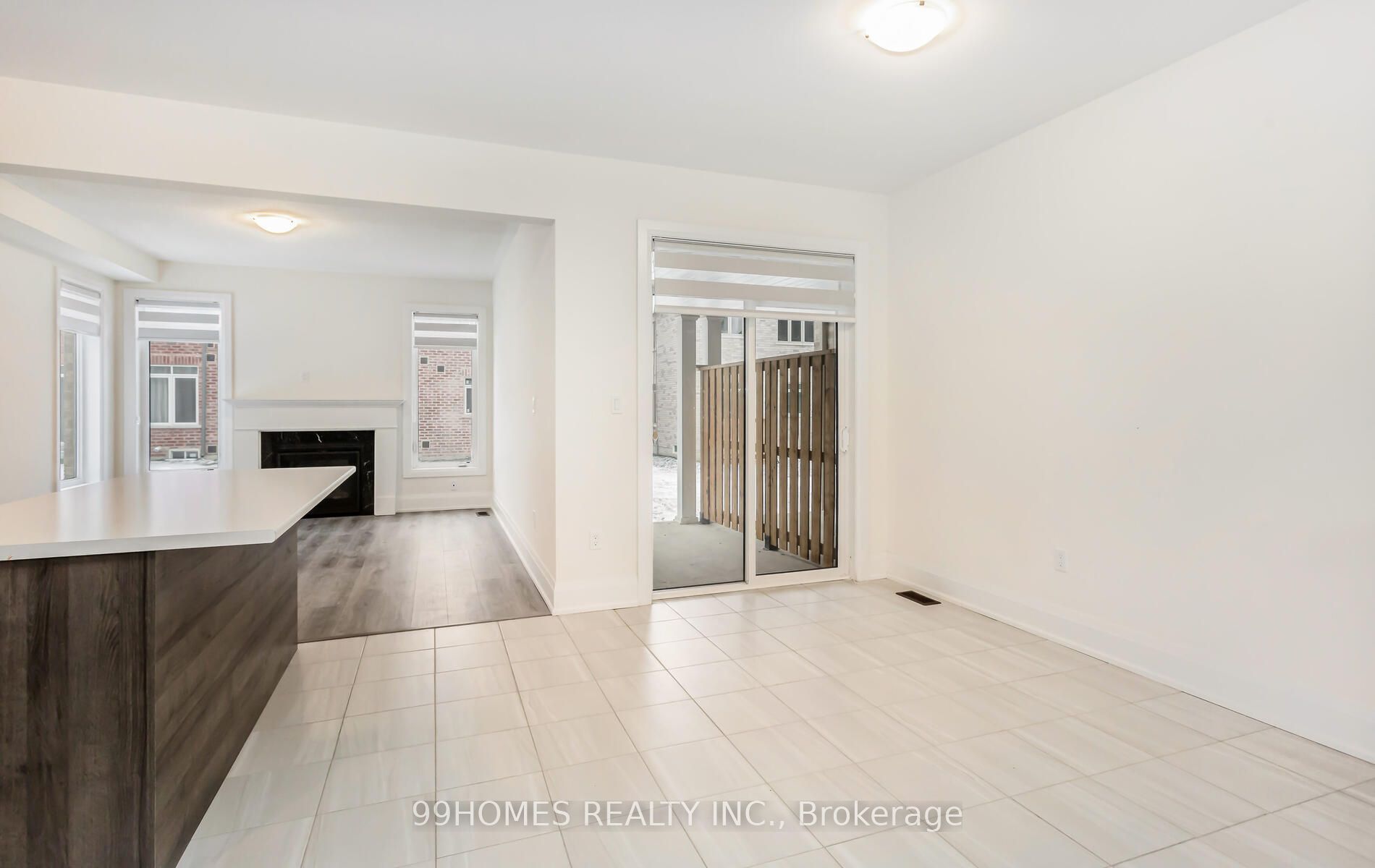 94 Ferragine Cres