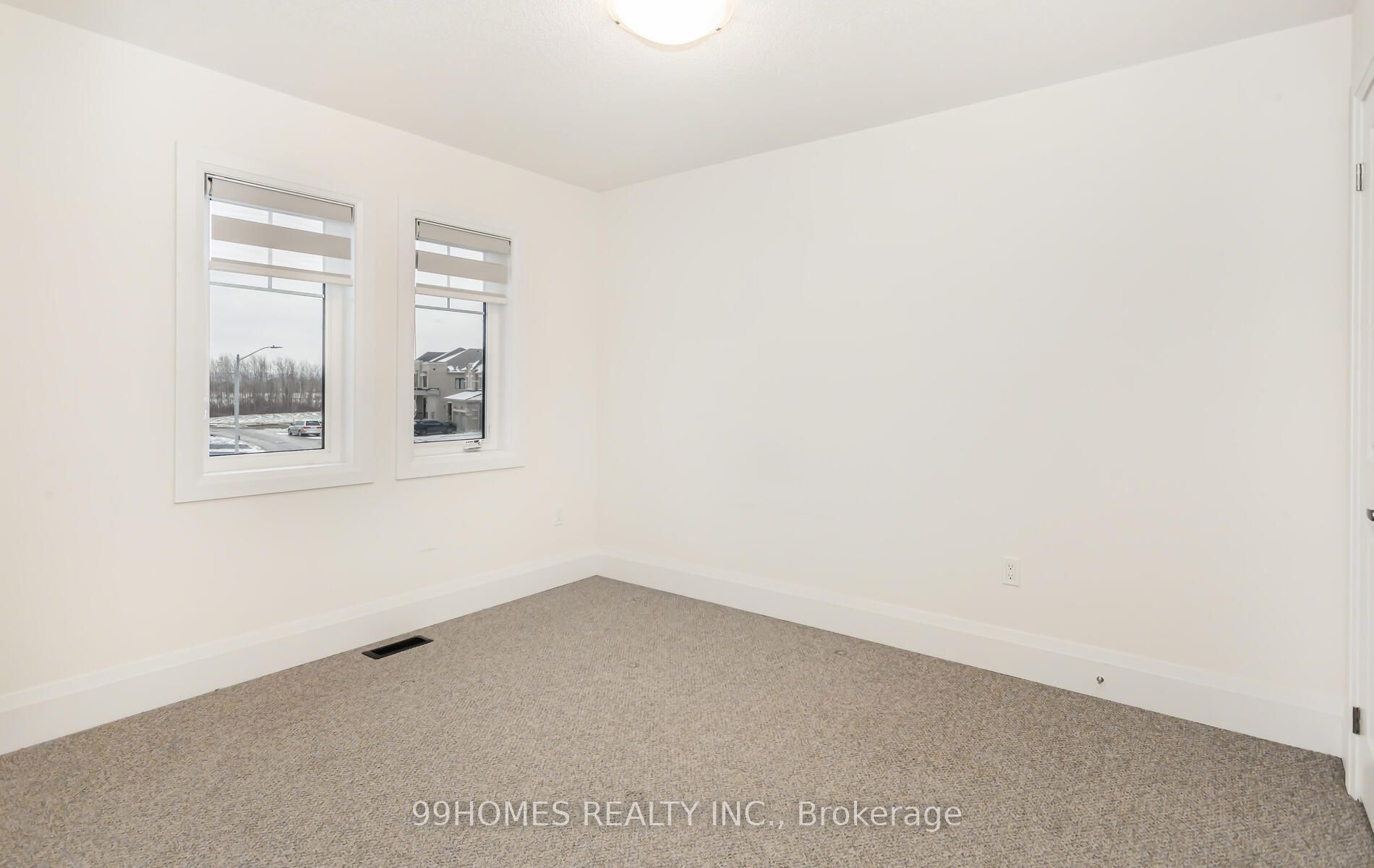 94 Ferragine Cres