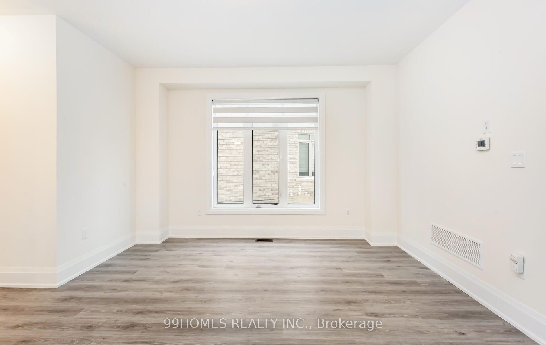 94 Ferragine Cres