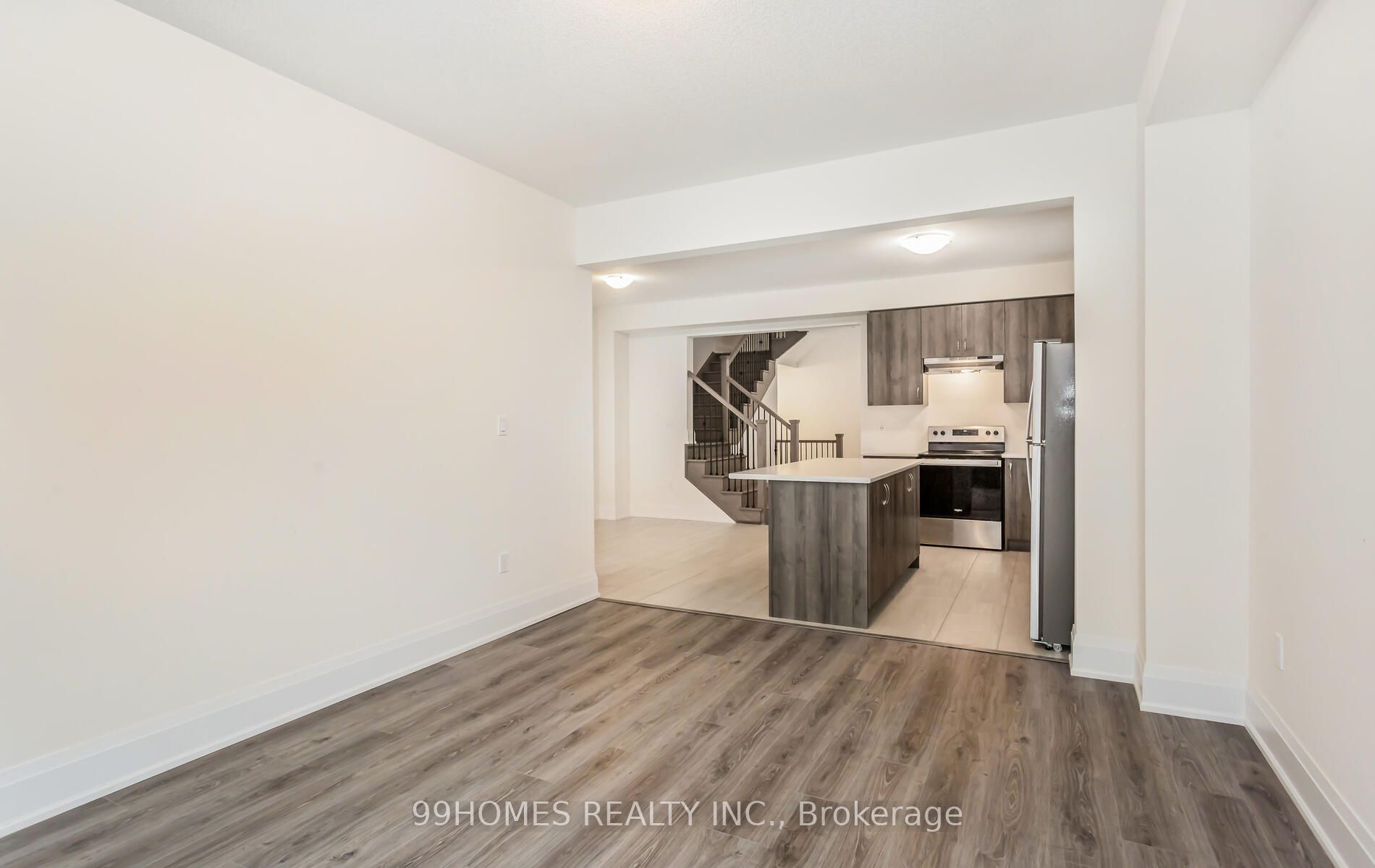 94 Ferragine Cres