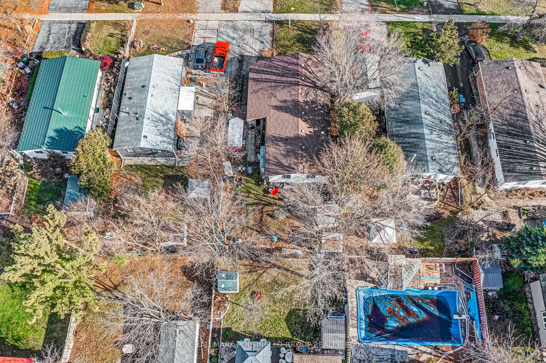 98 Queen St N