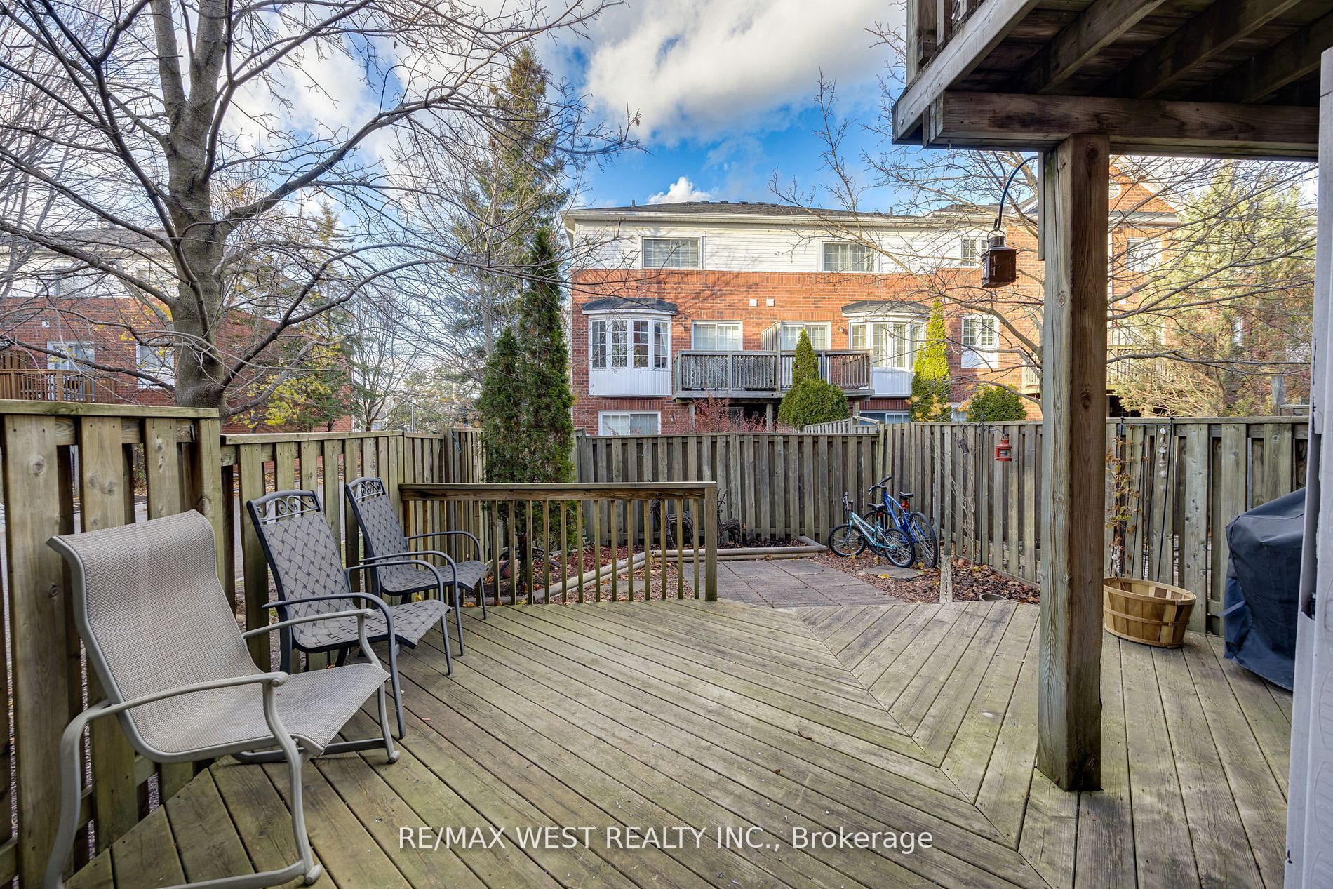 15 Mosaics Avenue, #15