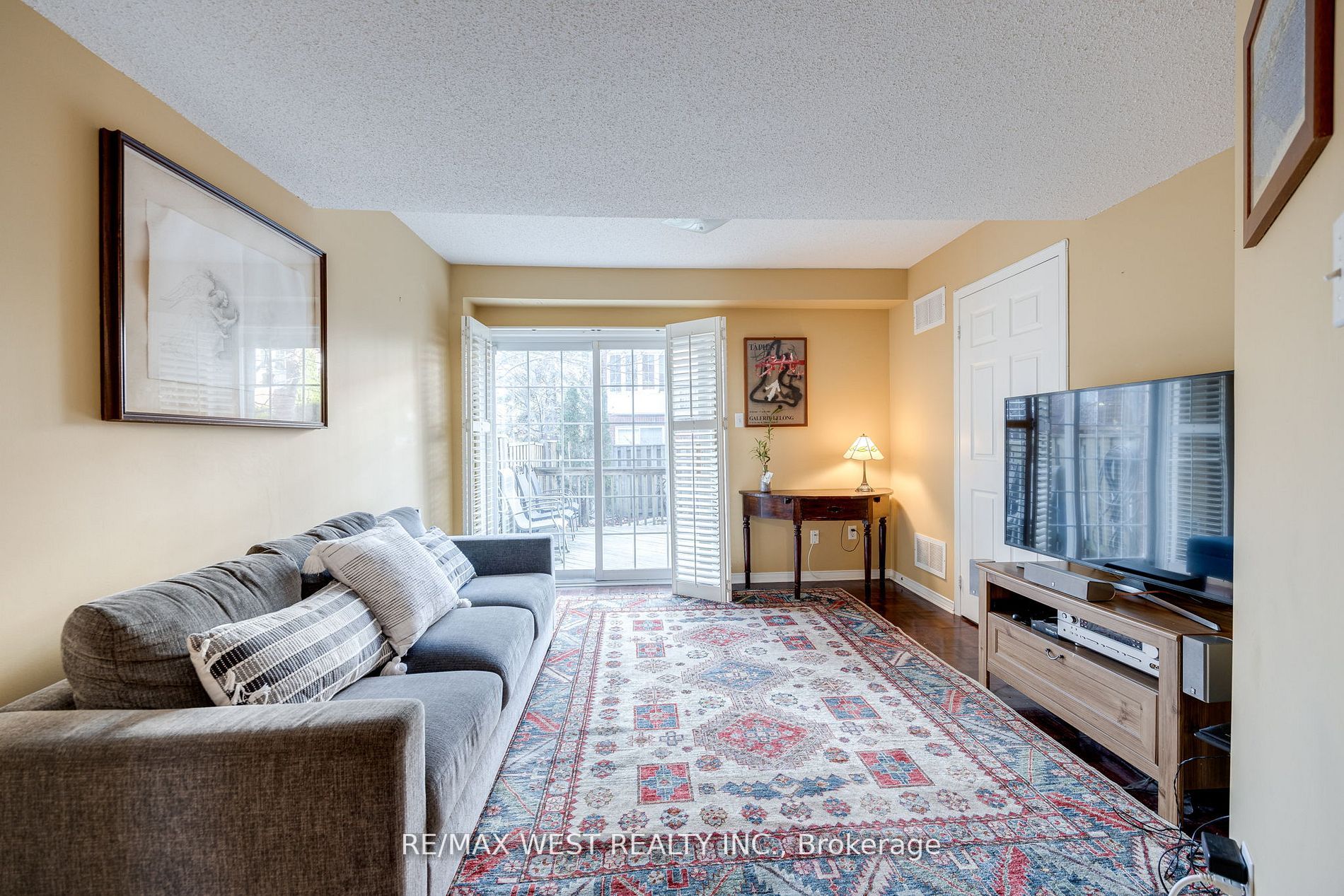 15 Mosaics Avenue, #15