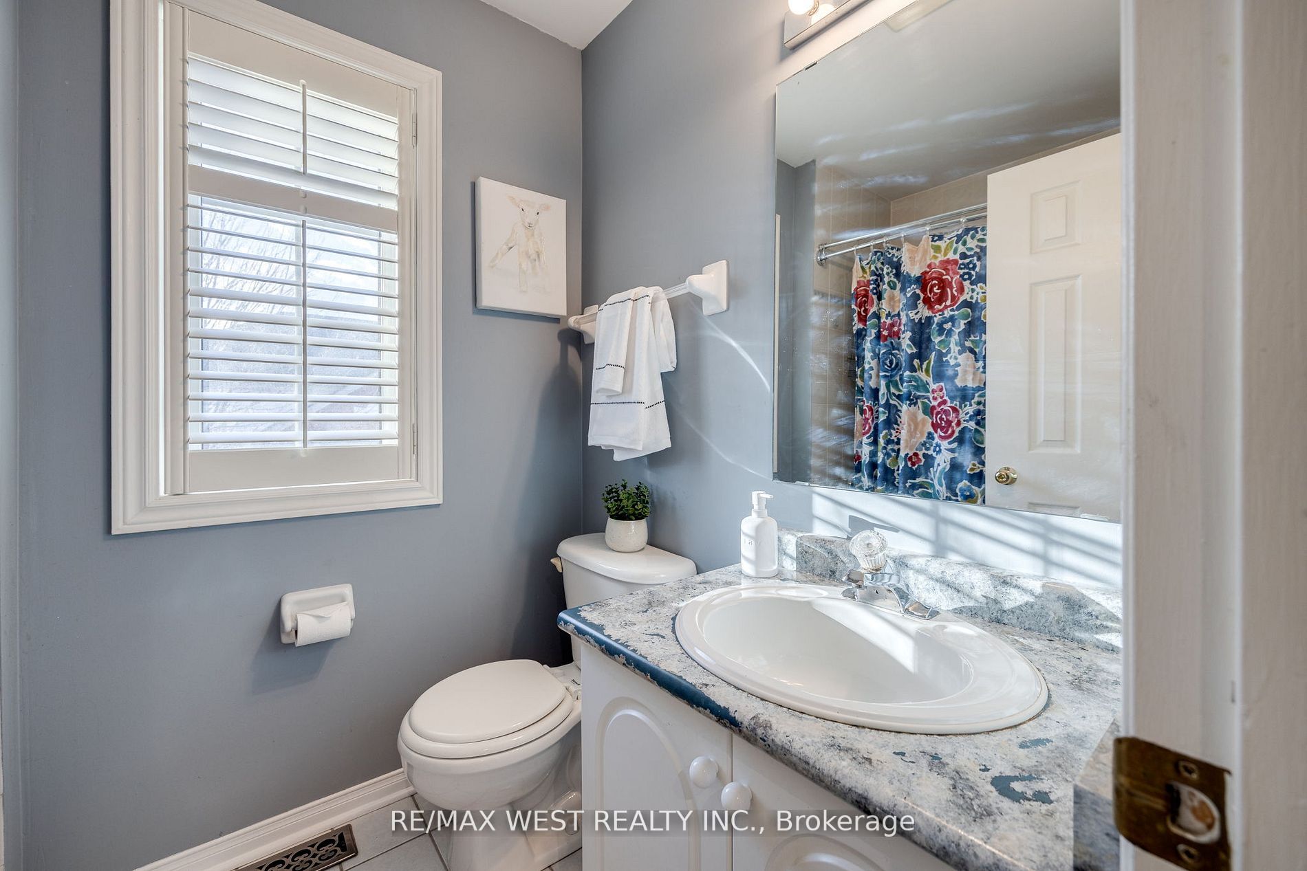 15 Mosaics Avenue, #15