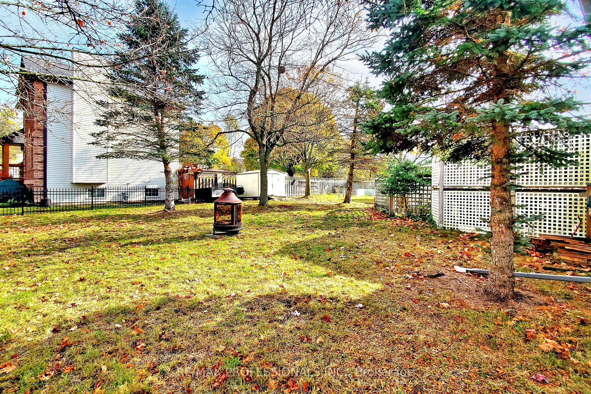 6 Carolyne St
