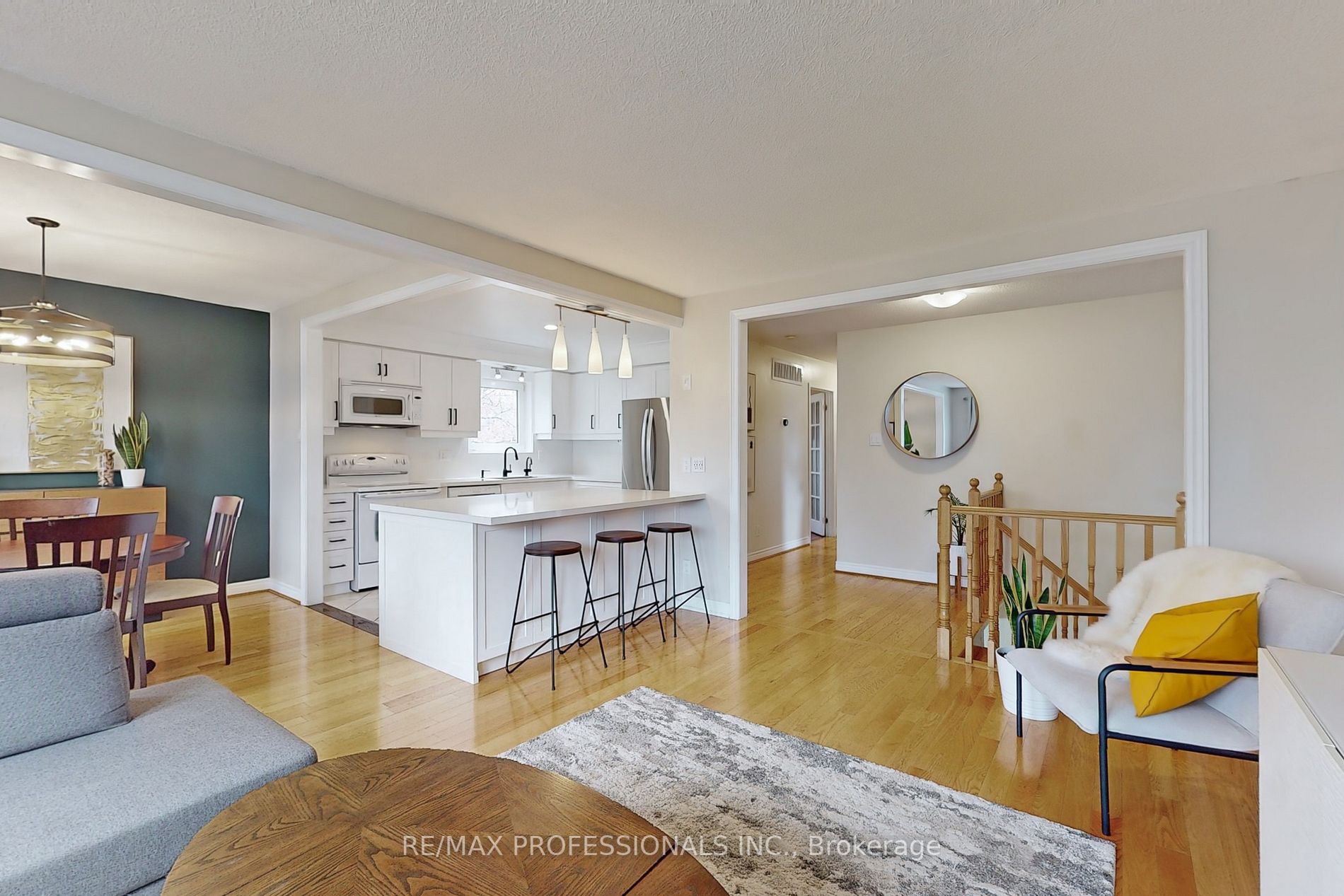 6 Carolyne St