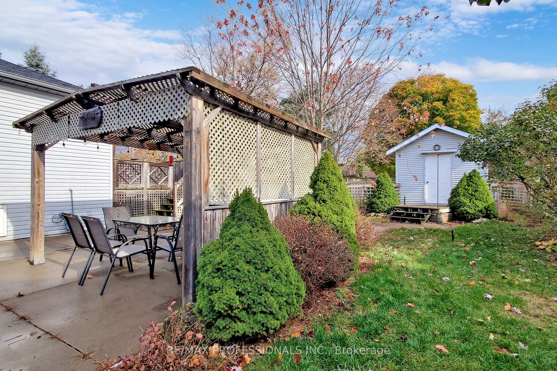 6 Carolyne St