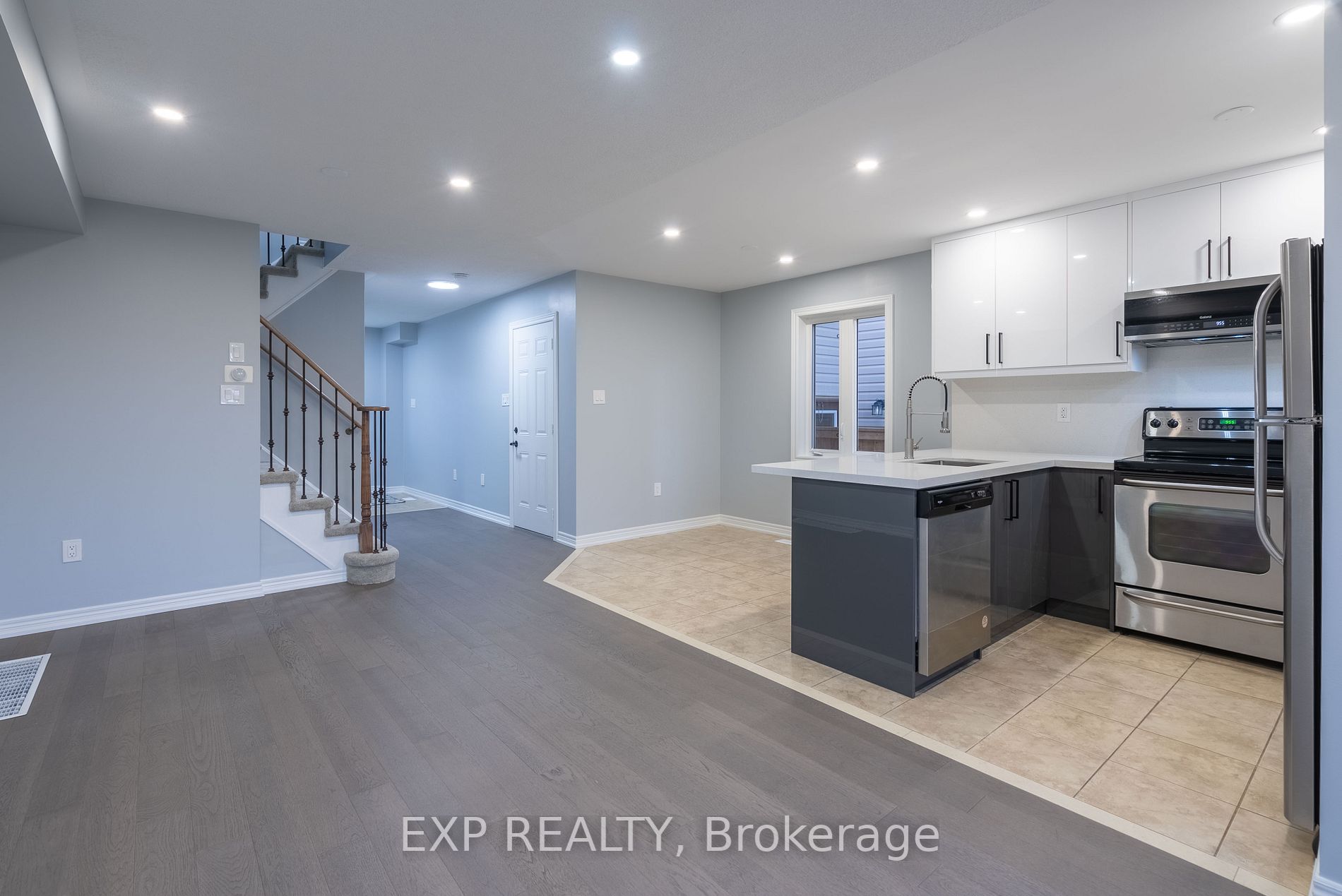 18 Admiral Cres