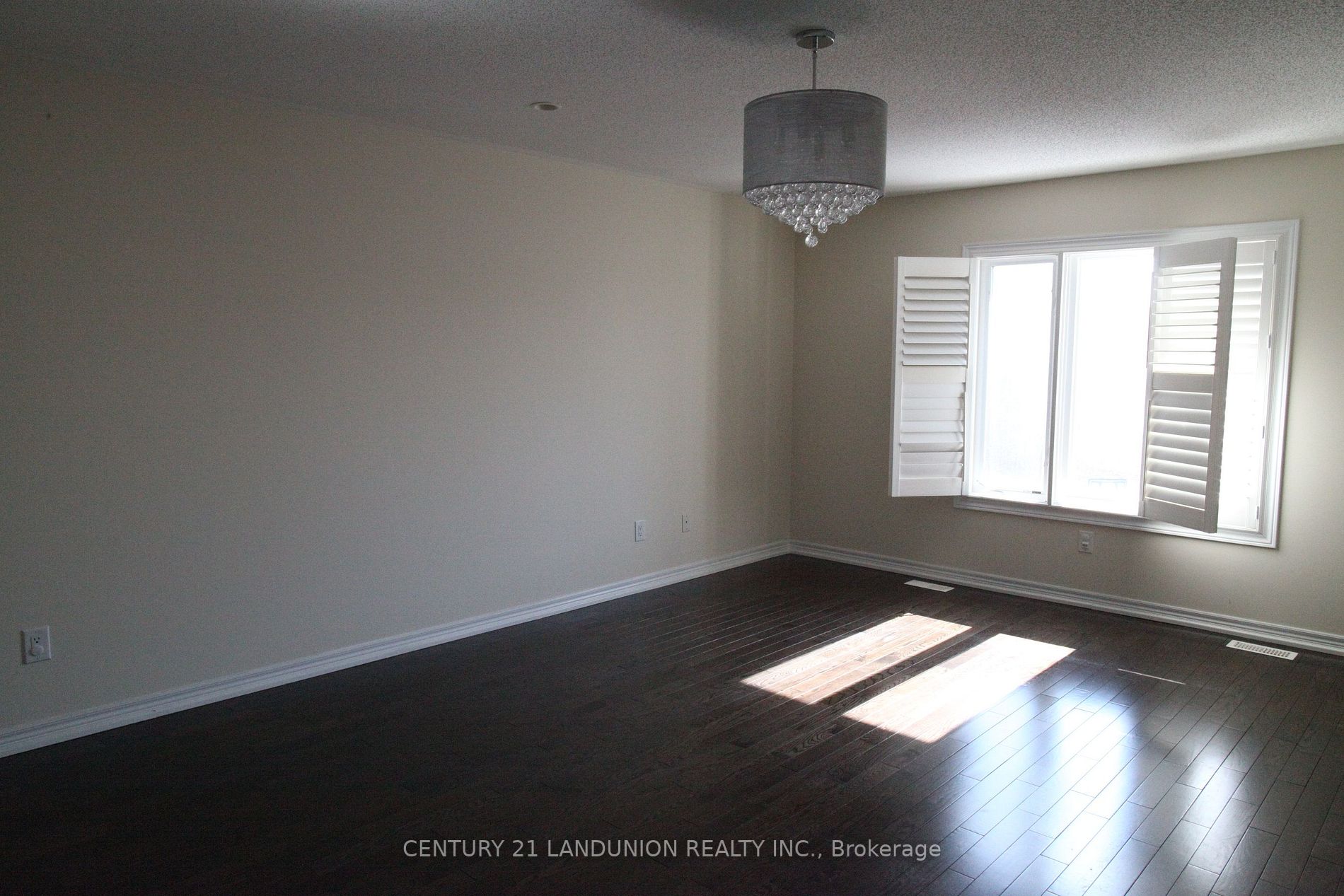11 Herbert Wales Crescent