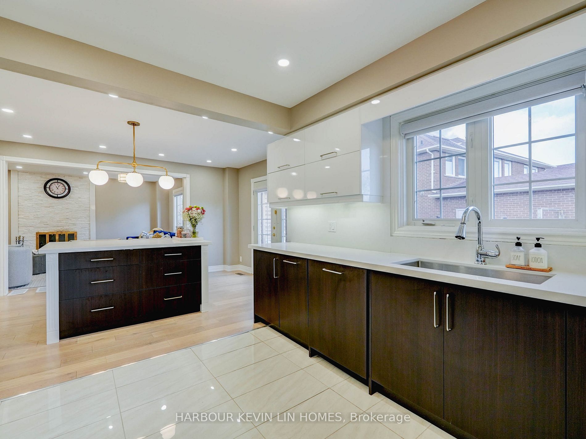 1 Strathearn Ave
