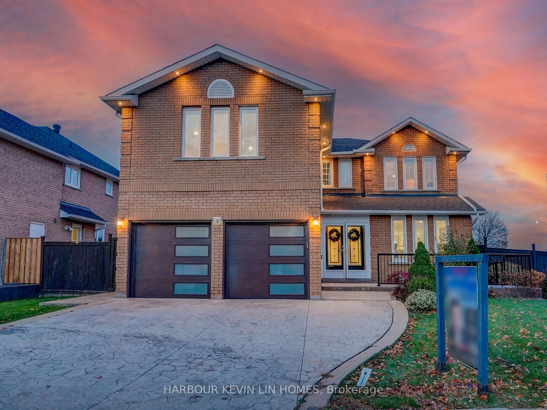 1 Strathearn Ave