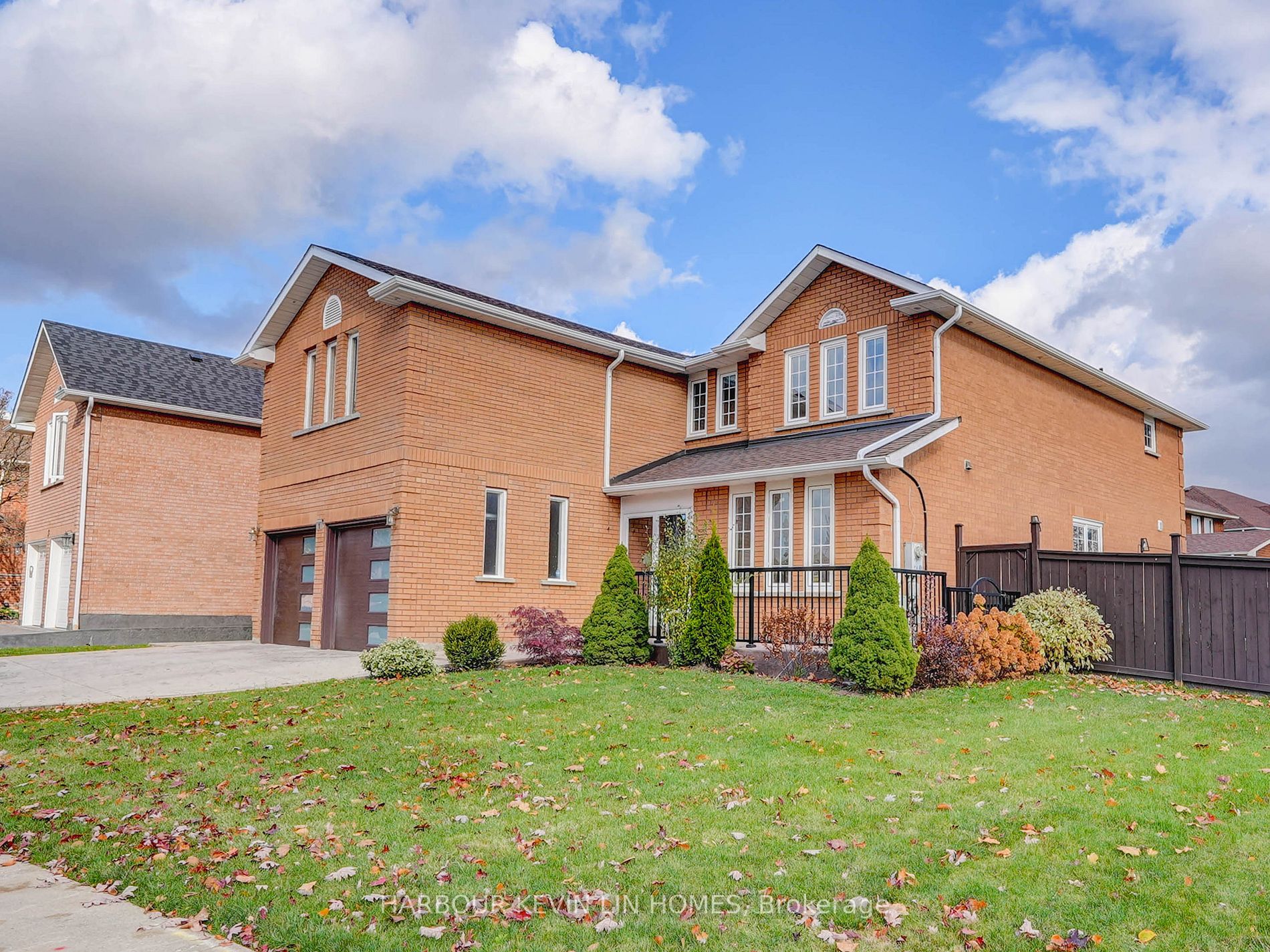 1 Strathearn Ave
