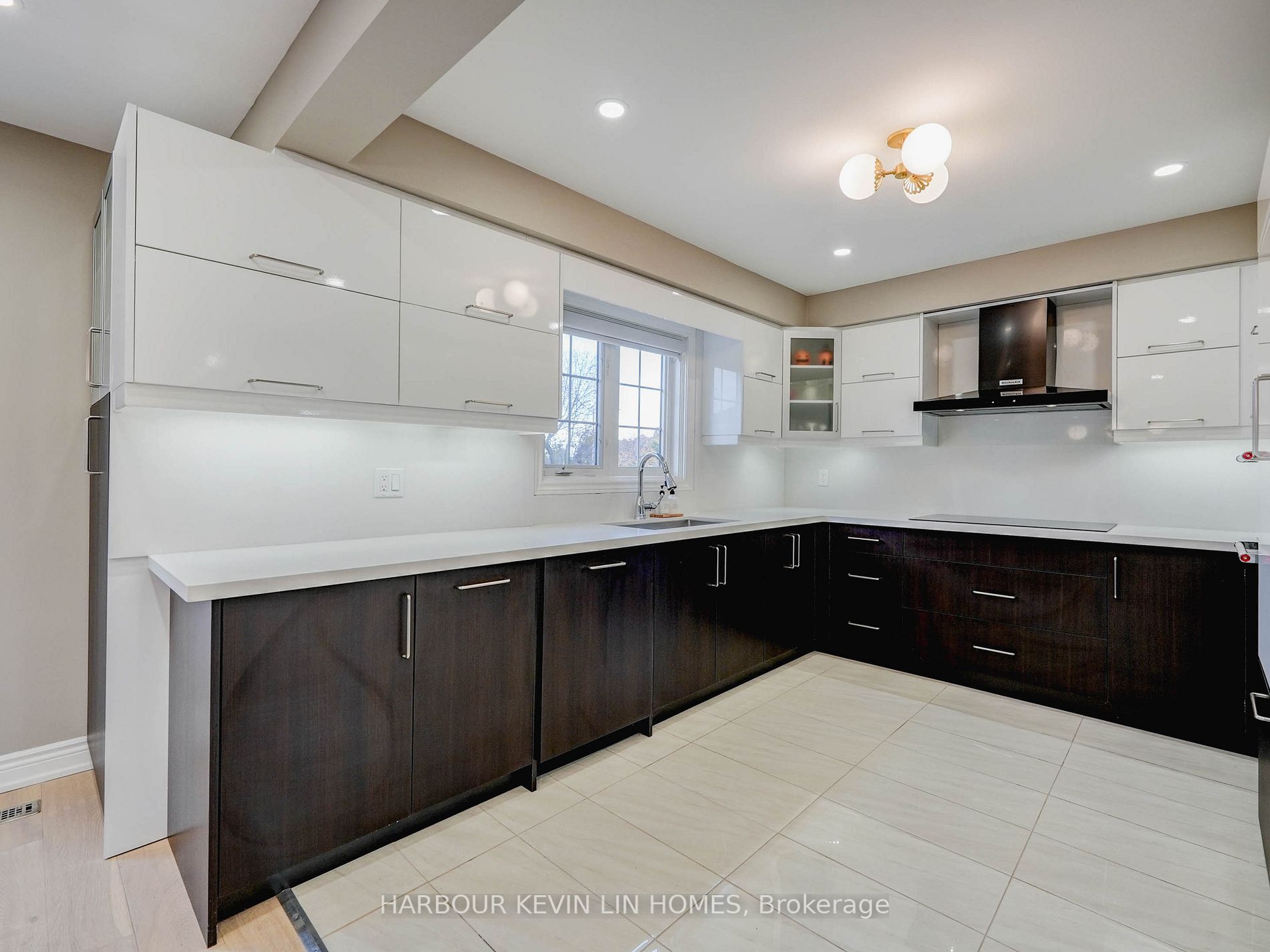 1 Strathearn Ave