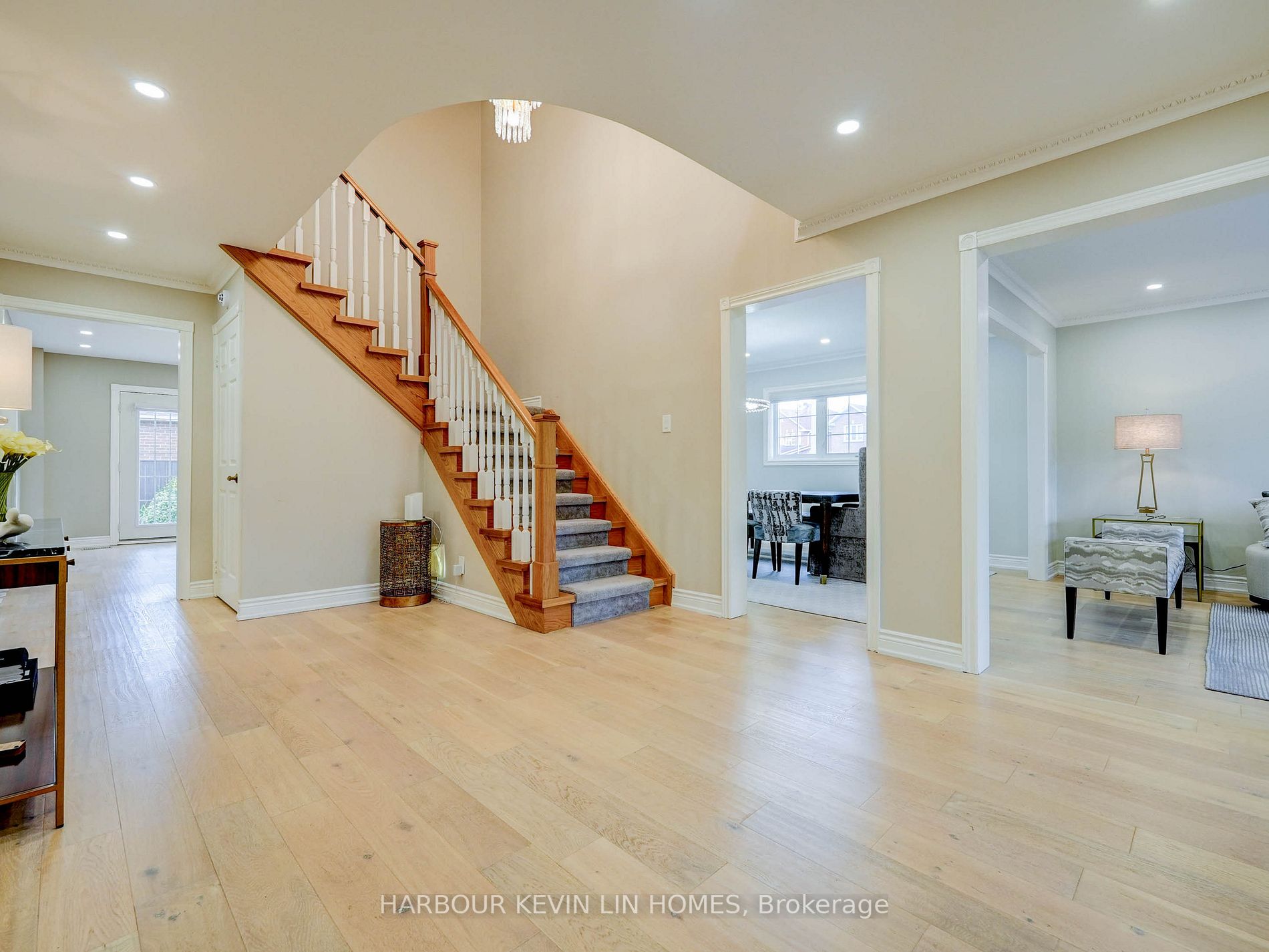 1 Strathearn Ave