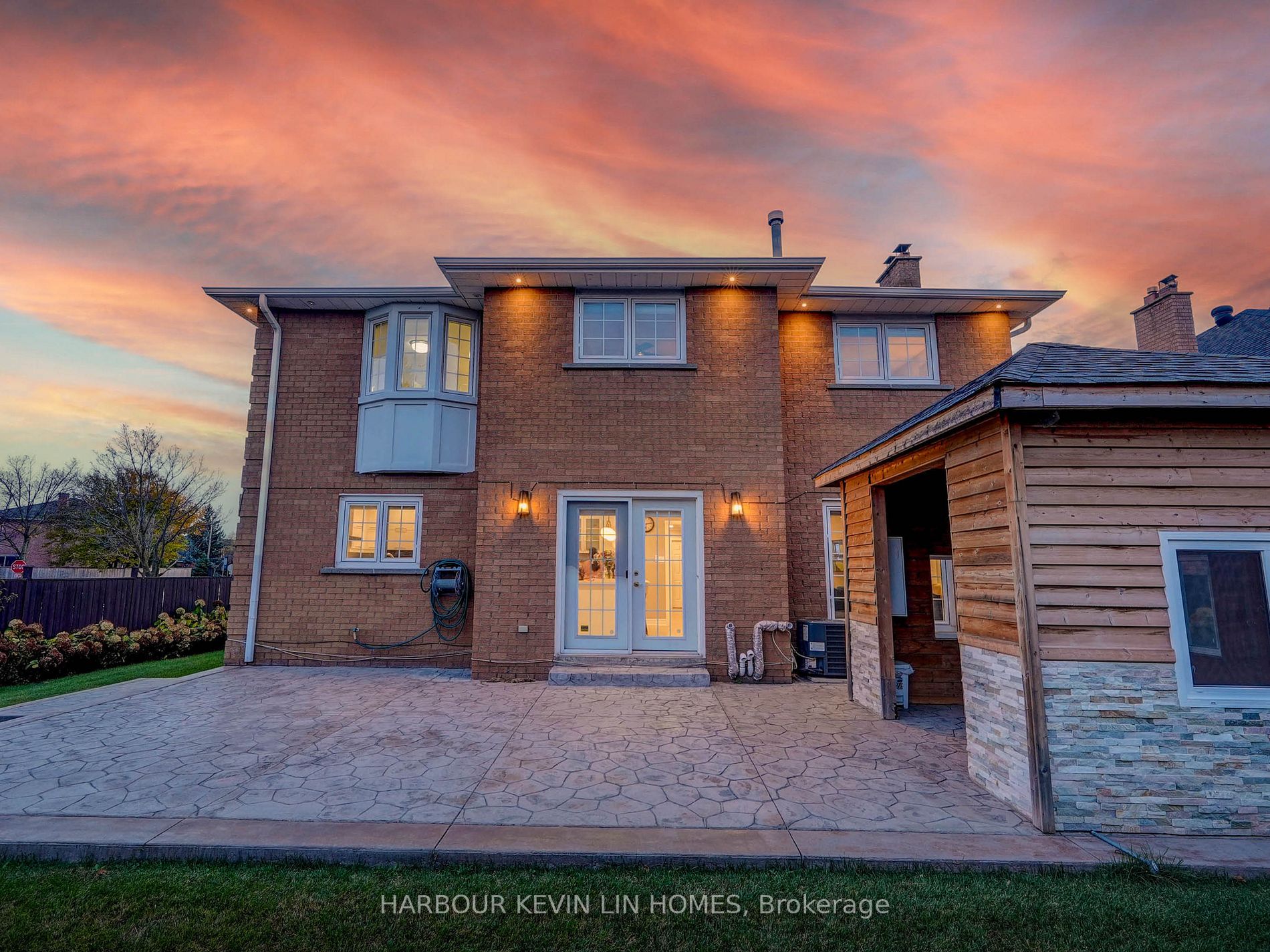1 Strathearn Ave