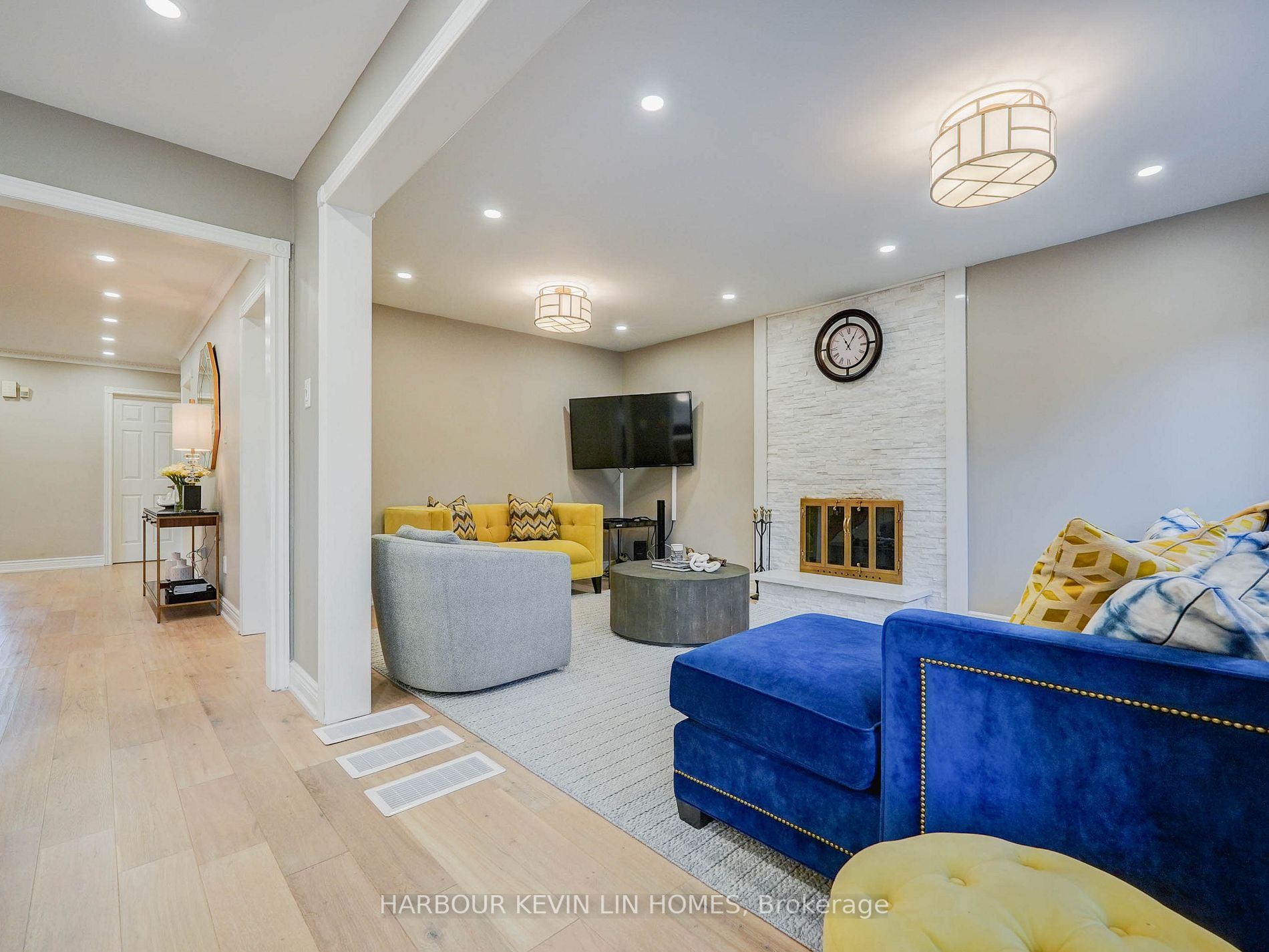 1 Strathearn Ave