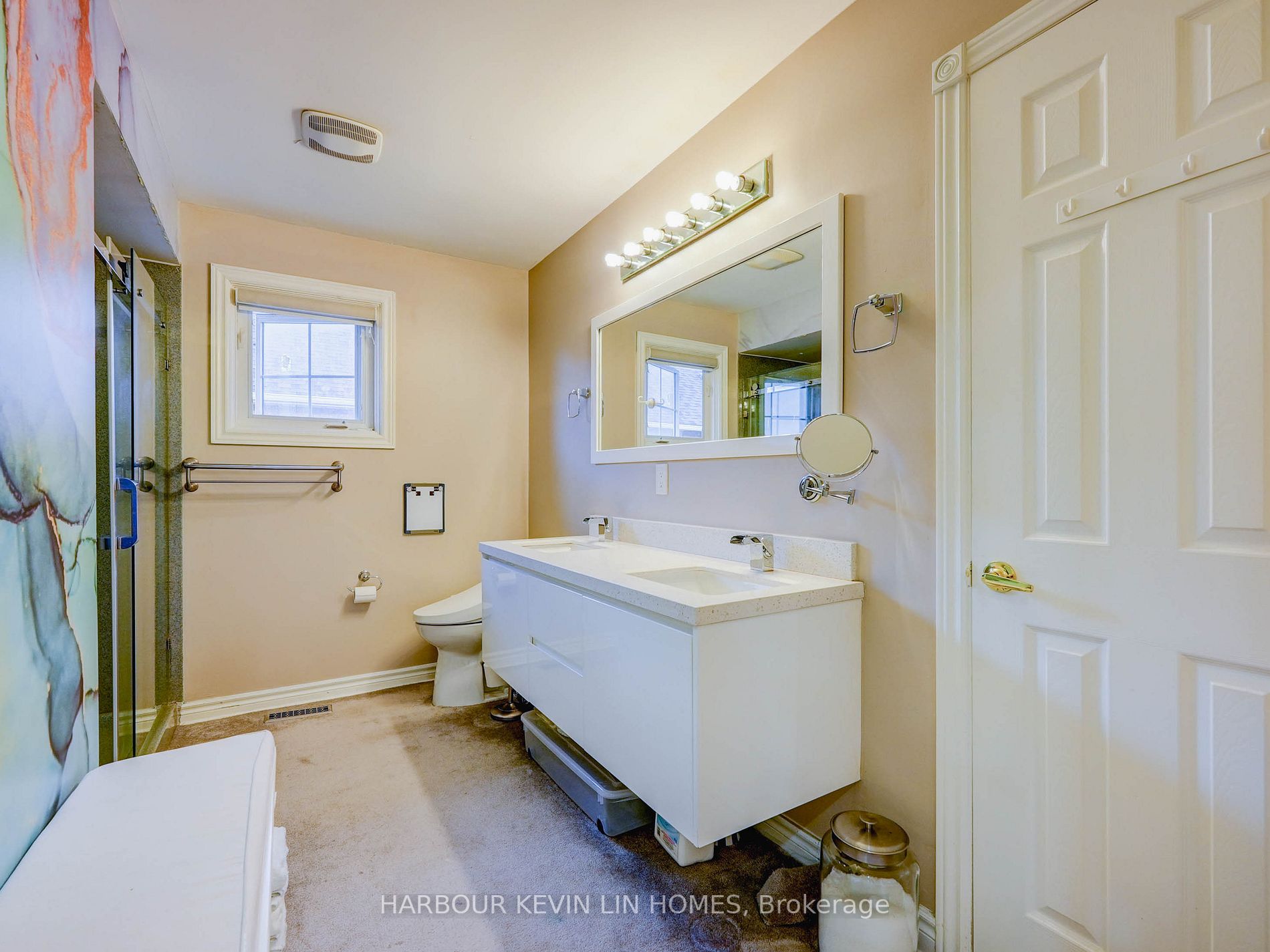 1 Strathearn Ave