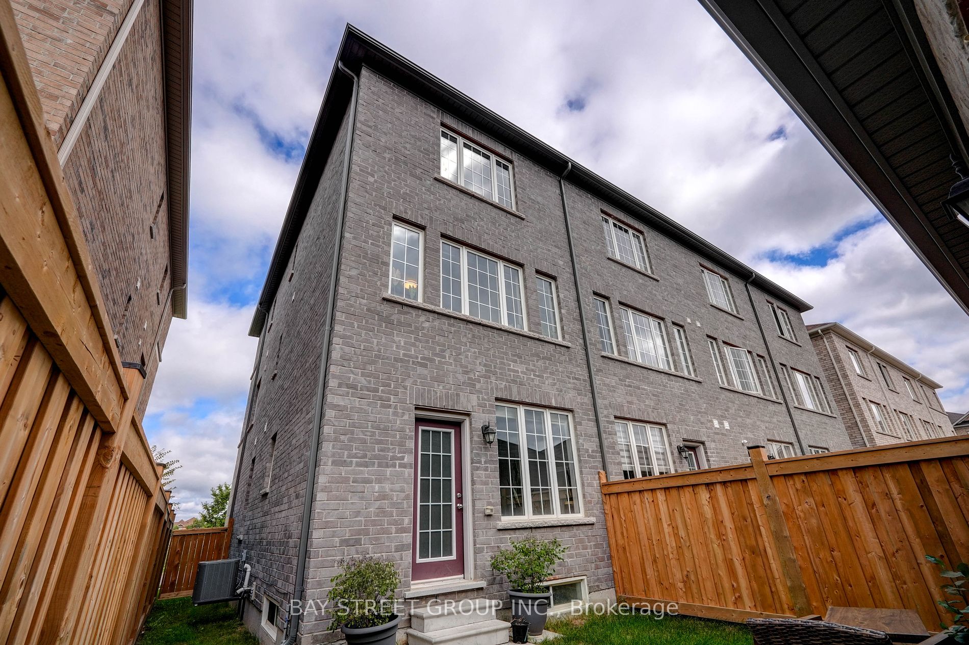 52 Harvest Field Road