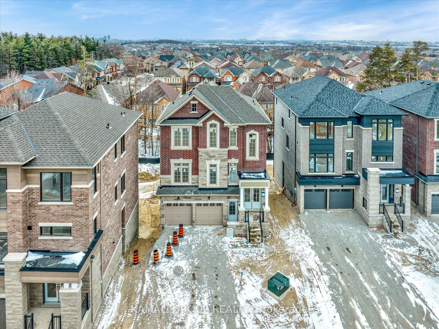 51 Ahchie Crt