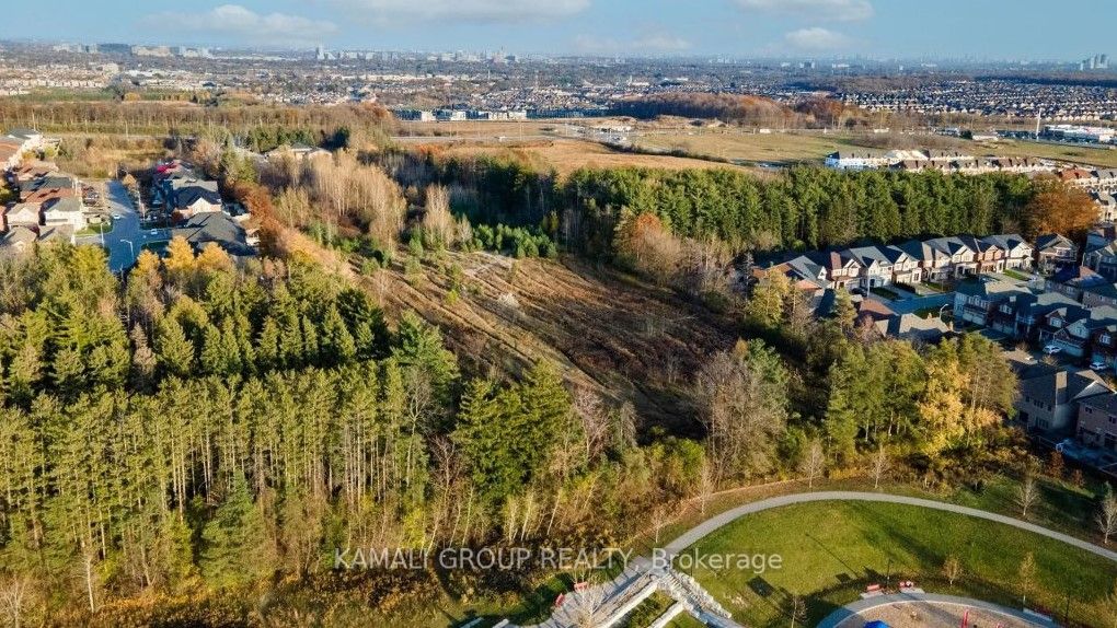51 Ahchie Crt
