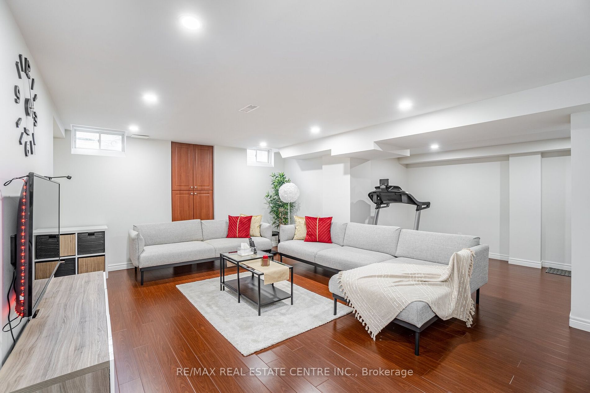 4 Hawkweed Manor