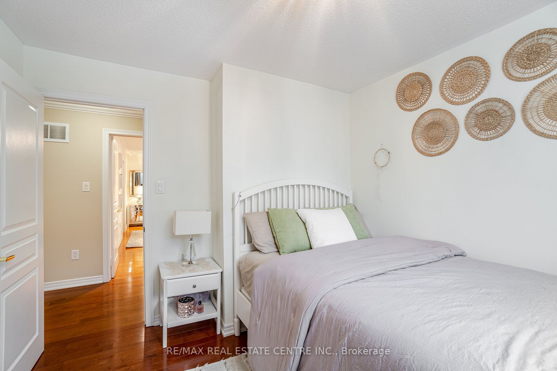4 Hawkweed Manor