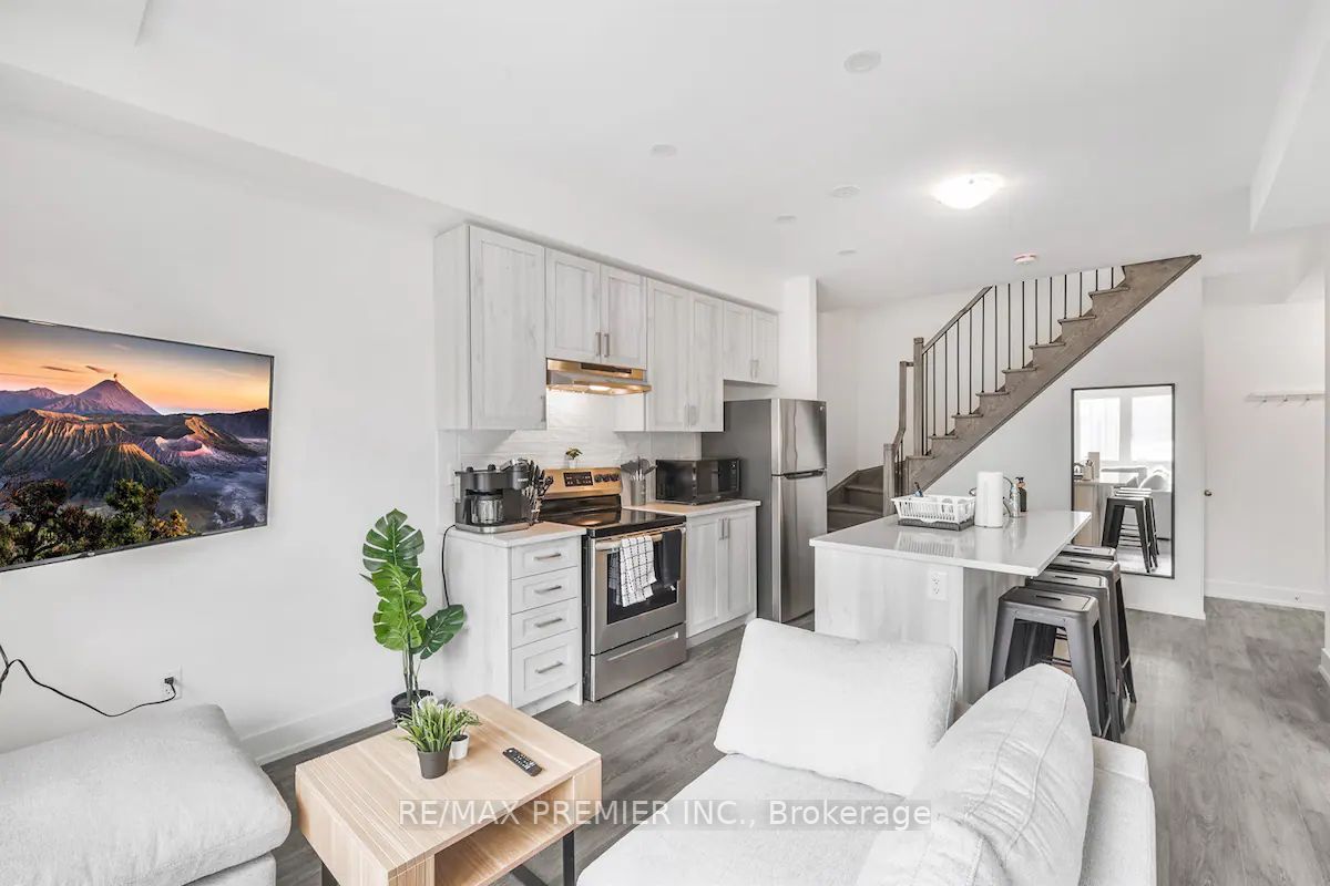 8 Sayers Lane, #6