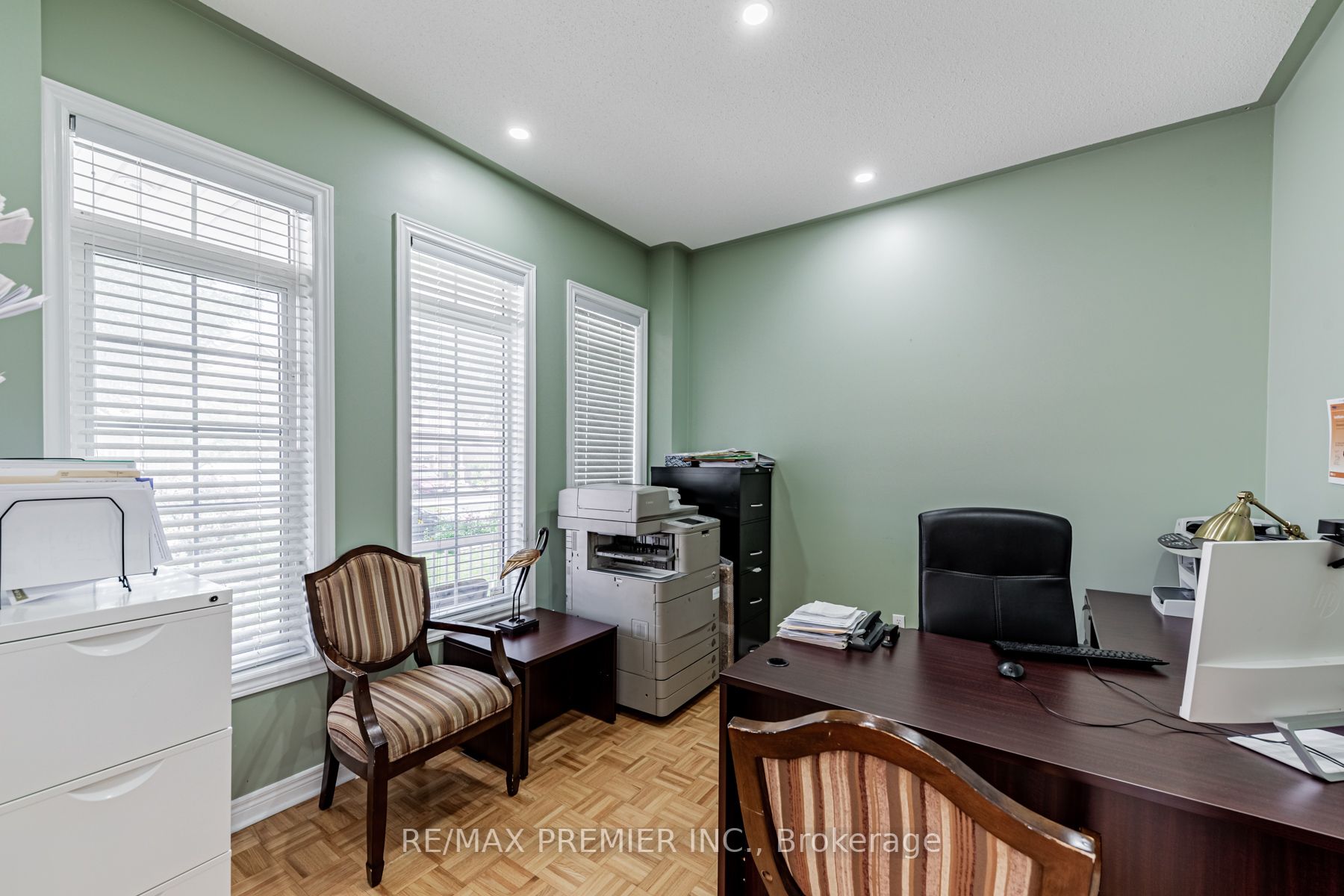 37 Colombo Cres