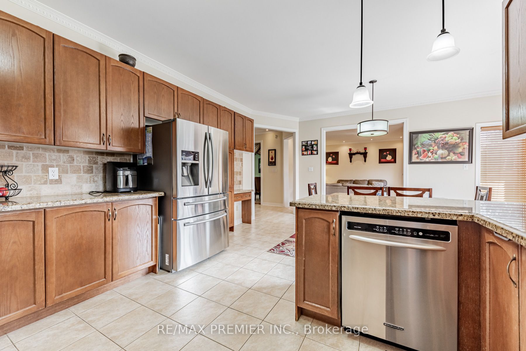 37 Colombo Cres