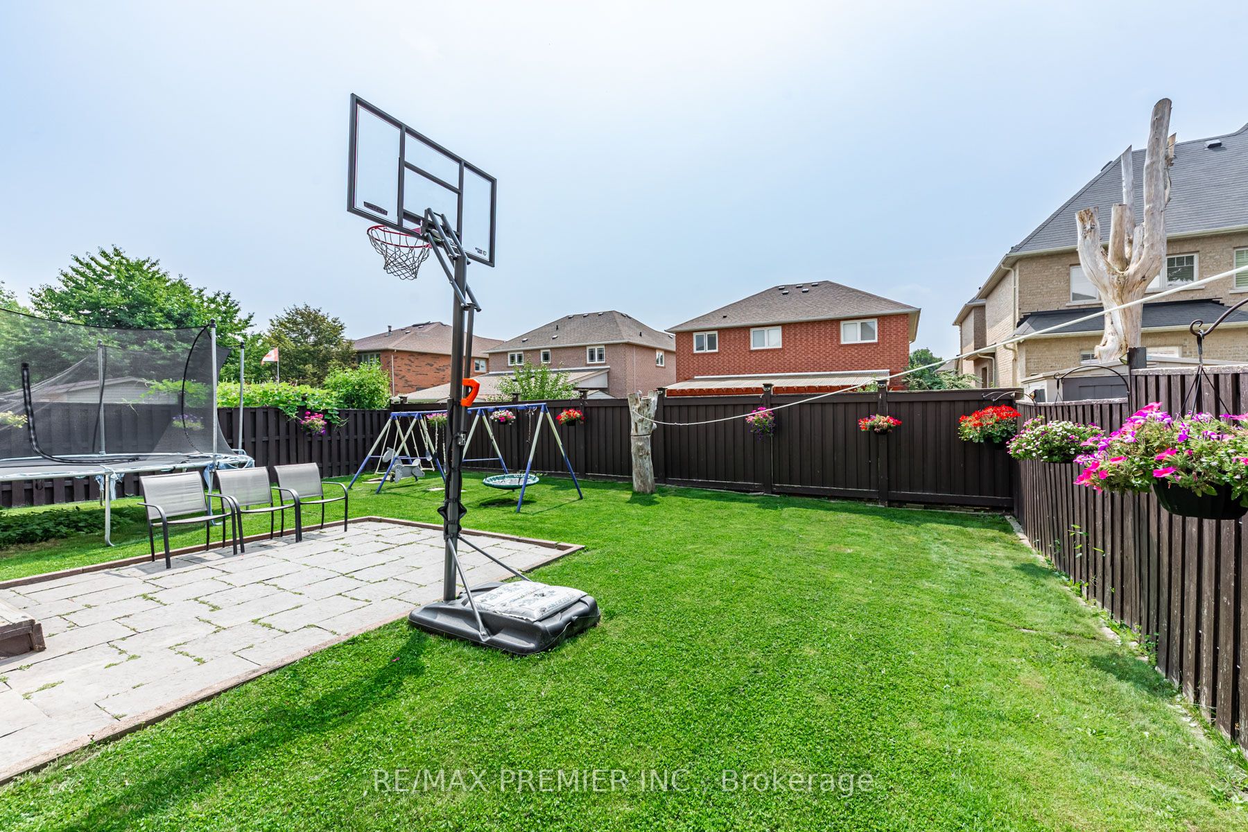 37 Colombo Cres
