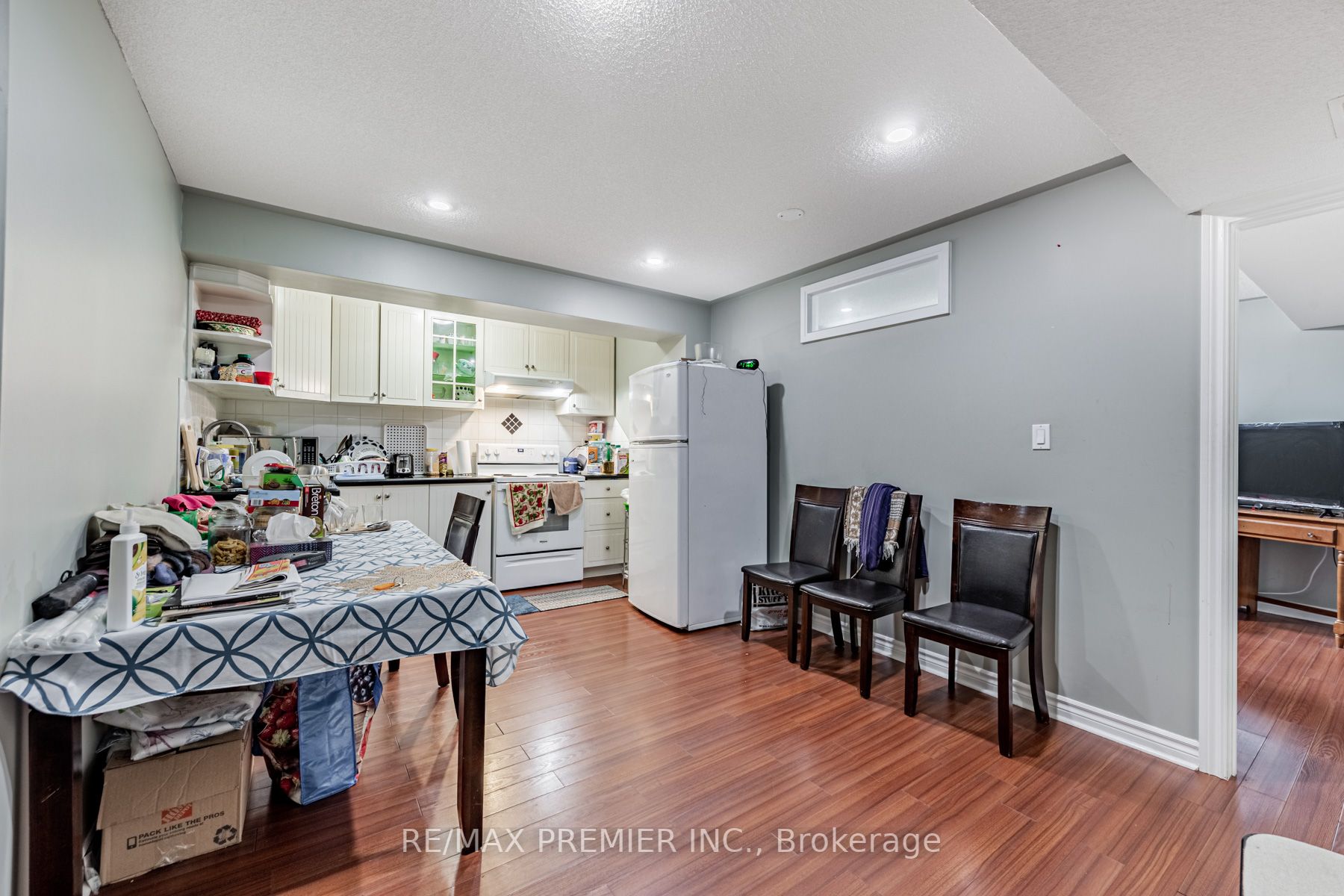 37 Colombo Cres