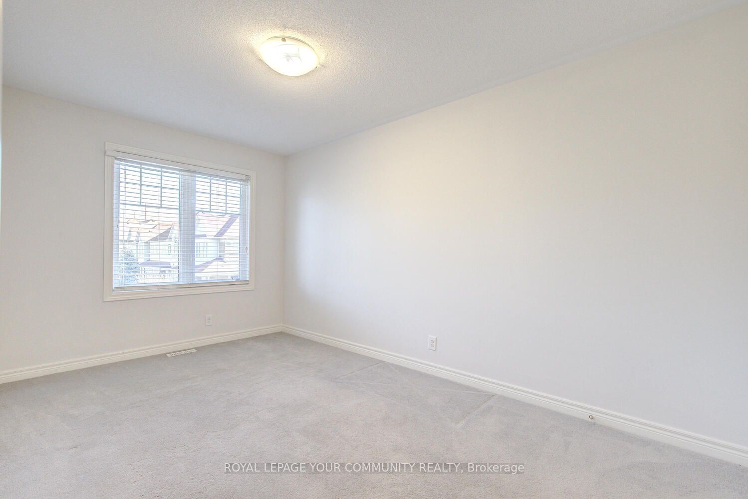 24 Elihof Dr