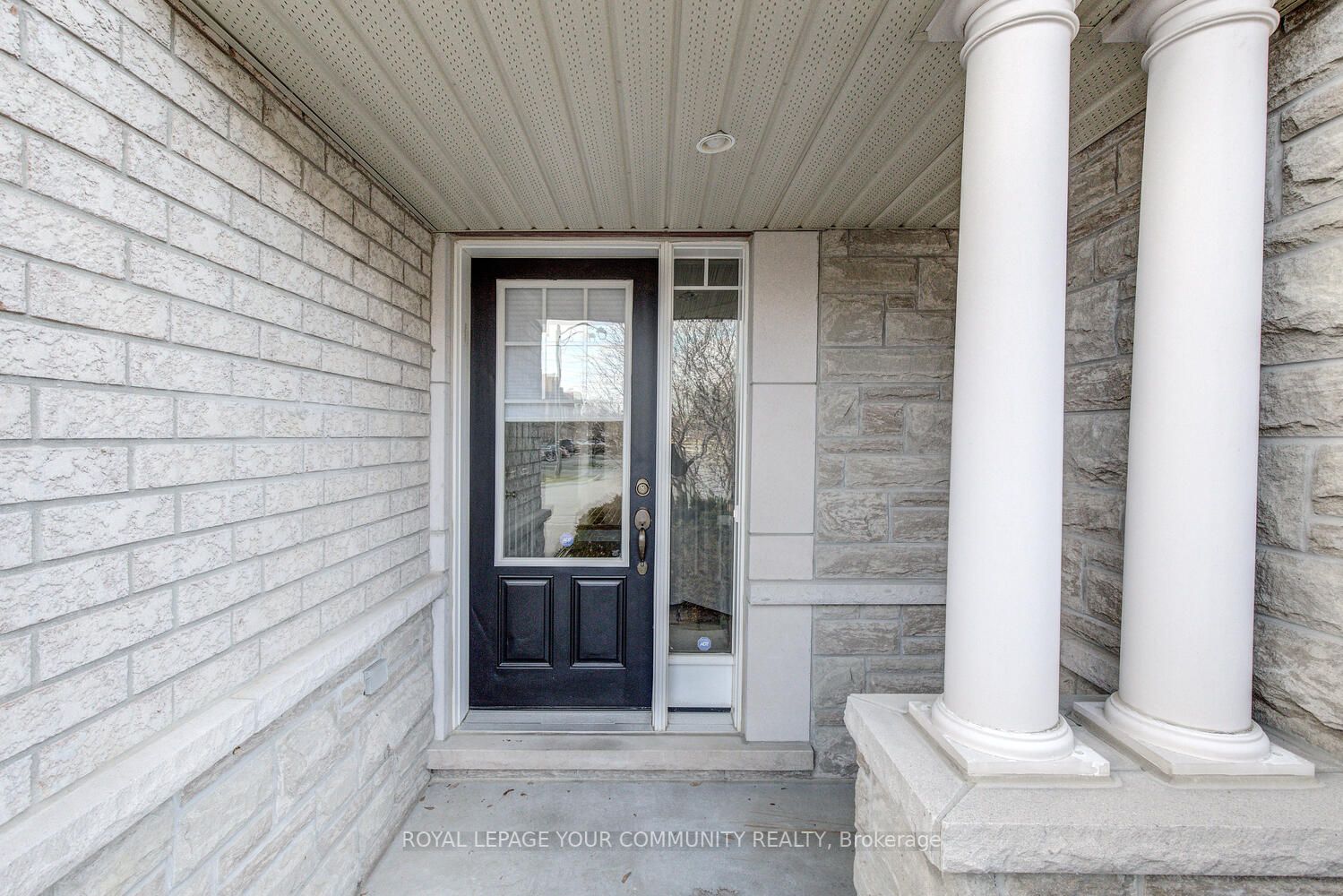 24 Elihof Dr