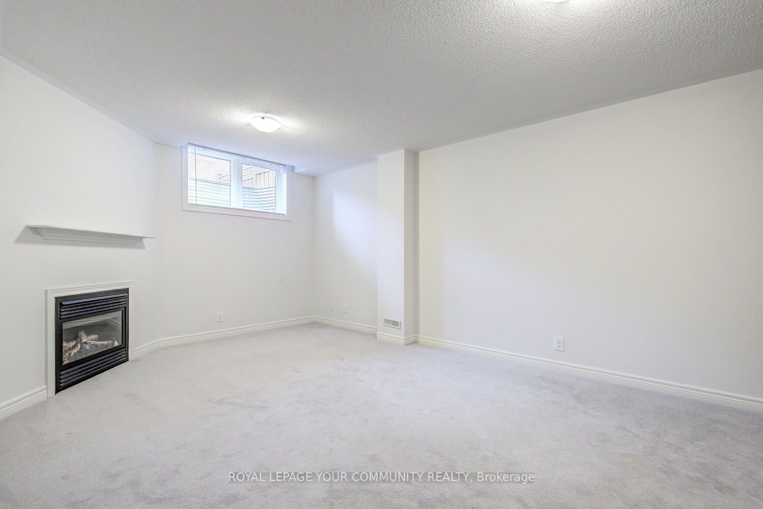 24 Elihof Dr