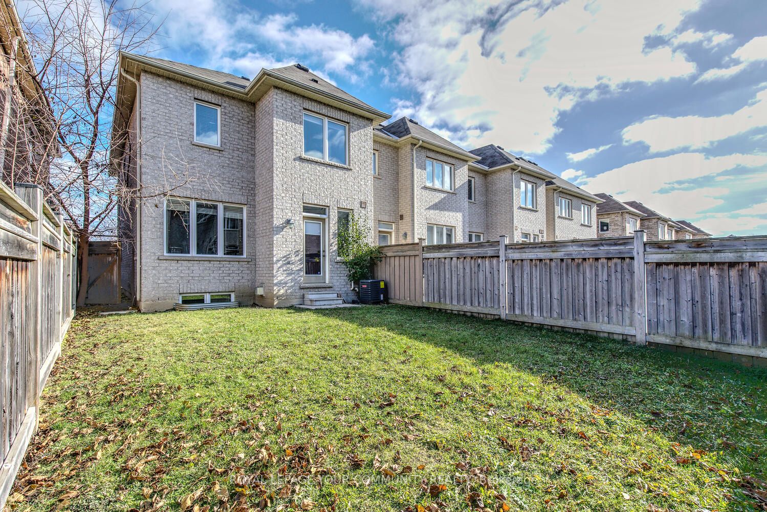 24 Elihof Dr